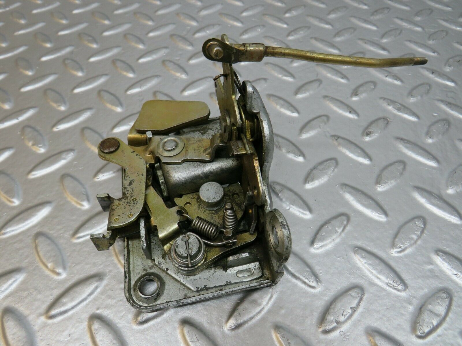 24570 Mercedes-Benz W108 Front Right Door Lock Mechanism