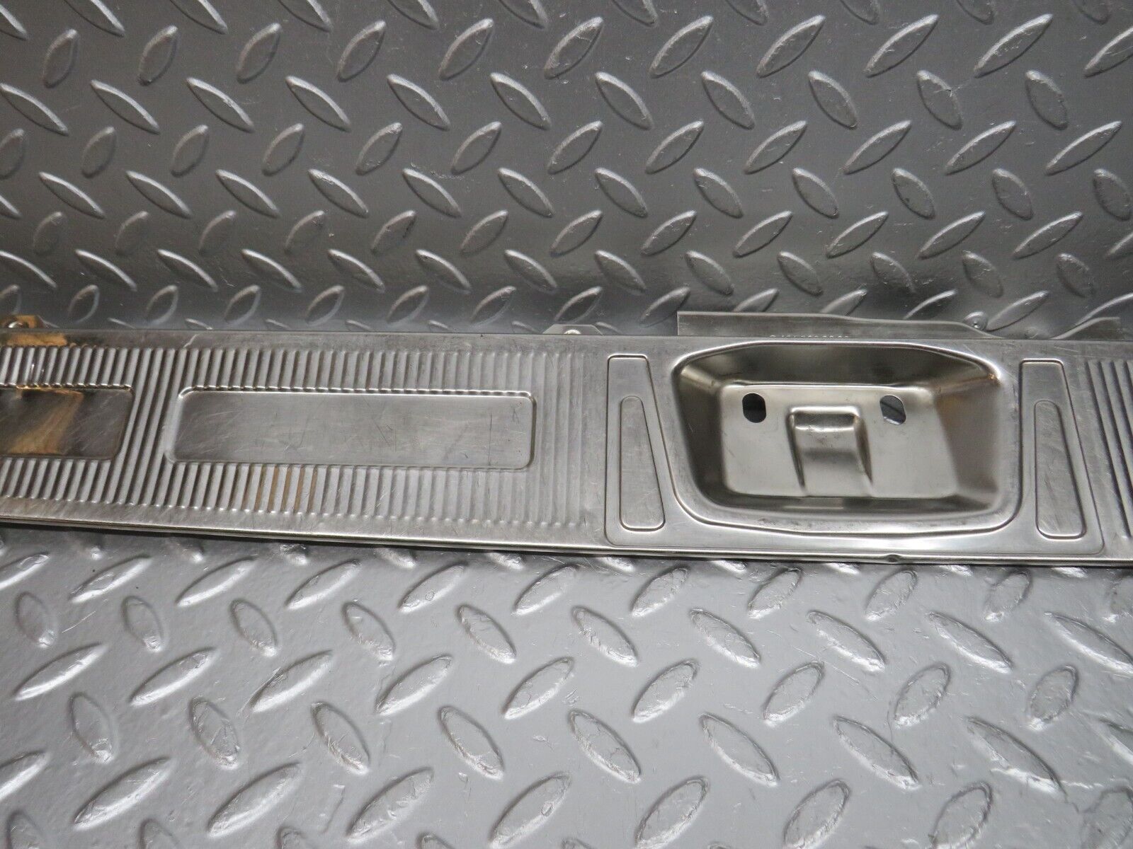 32501 Mercedes-Benz S124 300TE Trunk Edge Chrome Moulding 1246980089 000584503