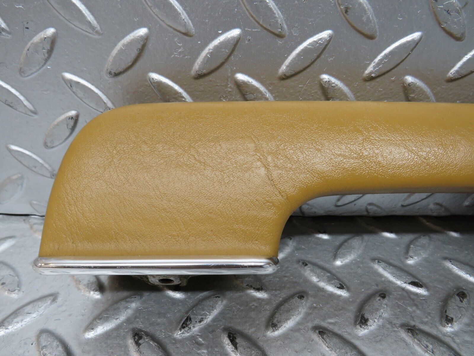 28603 Mercedes-Benz W123 230E Left Interior Door Handle Palomino 1239702001