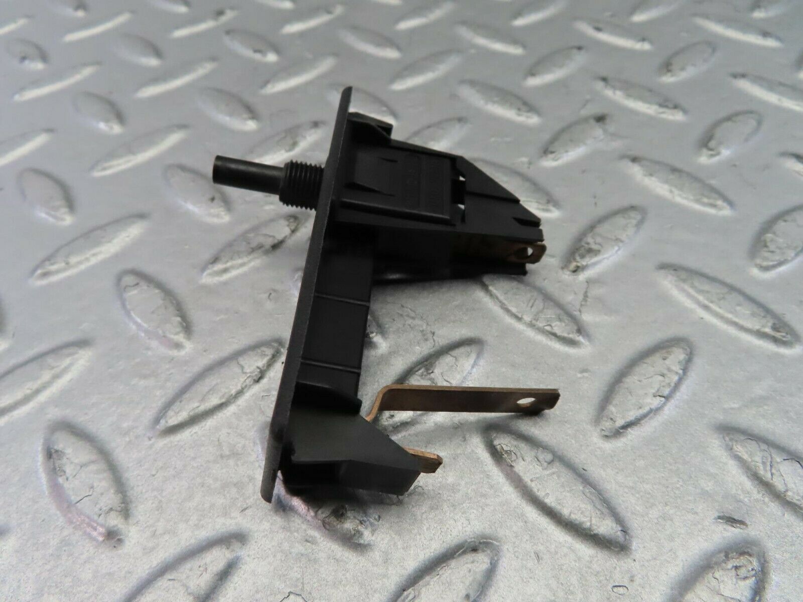 9715 Mercedes-Benz C123 280CE Coupe Trunk Light Switch 1158202511