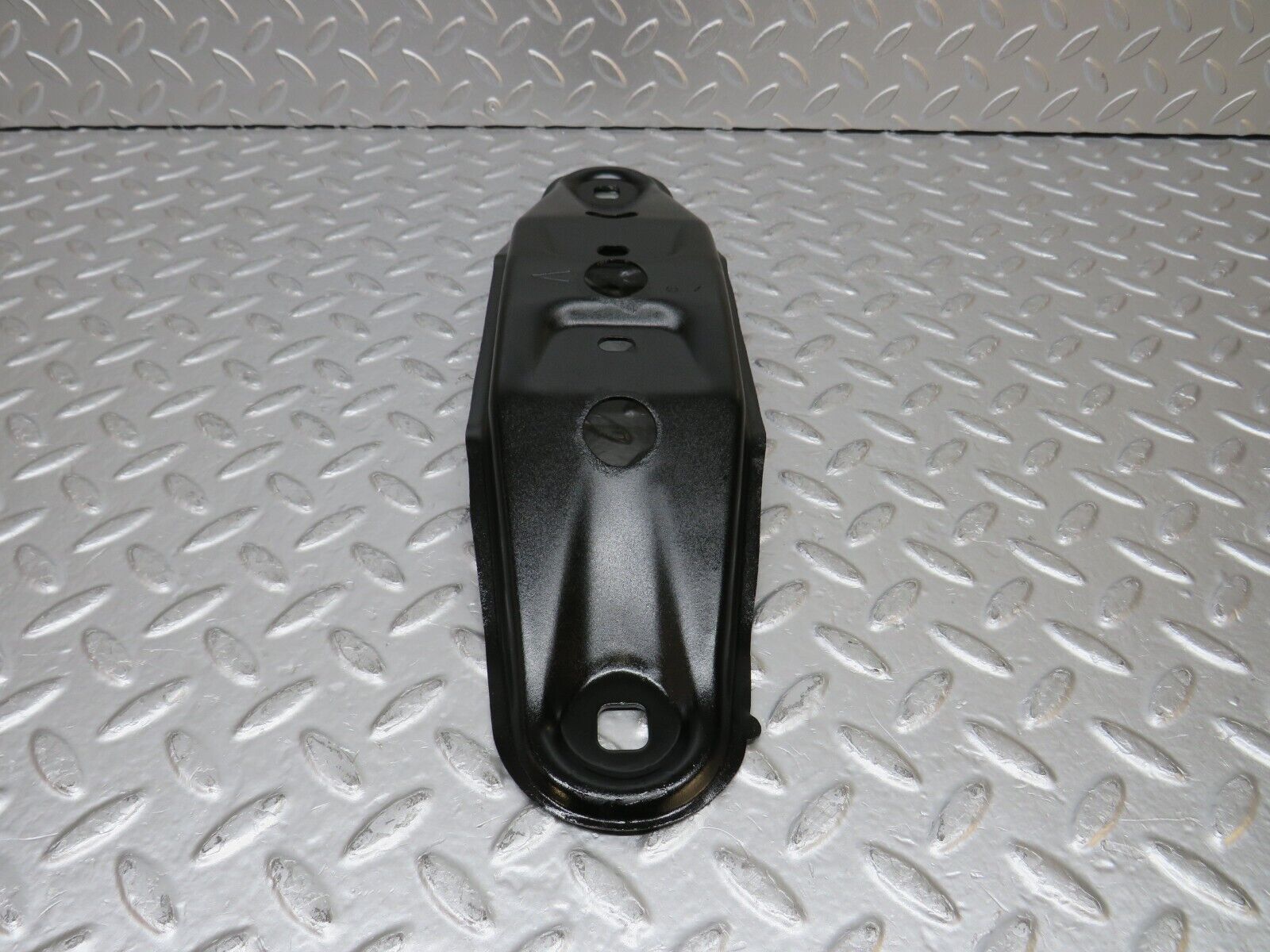 31427 Mercedes-Benz S124 220TE Wagon Gearbox Mount Bracket