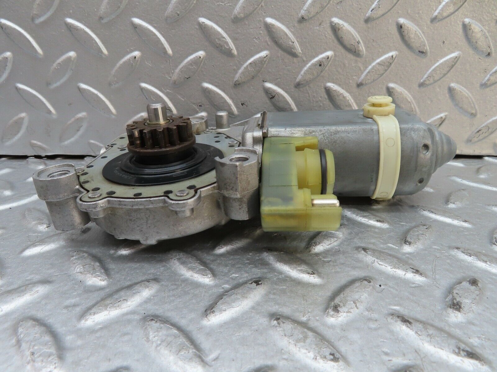 19360 Mercedes-Benz C140 CL420 Coupe Left Window Regulator Motor 1407202146