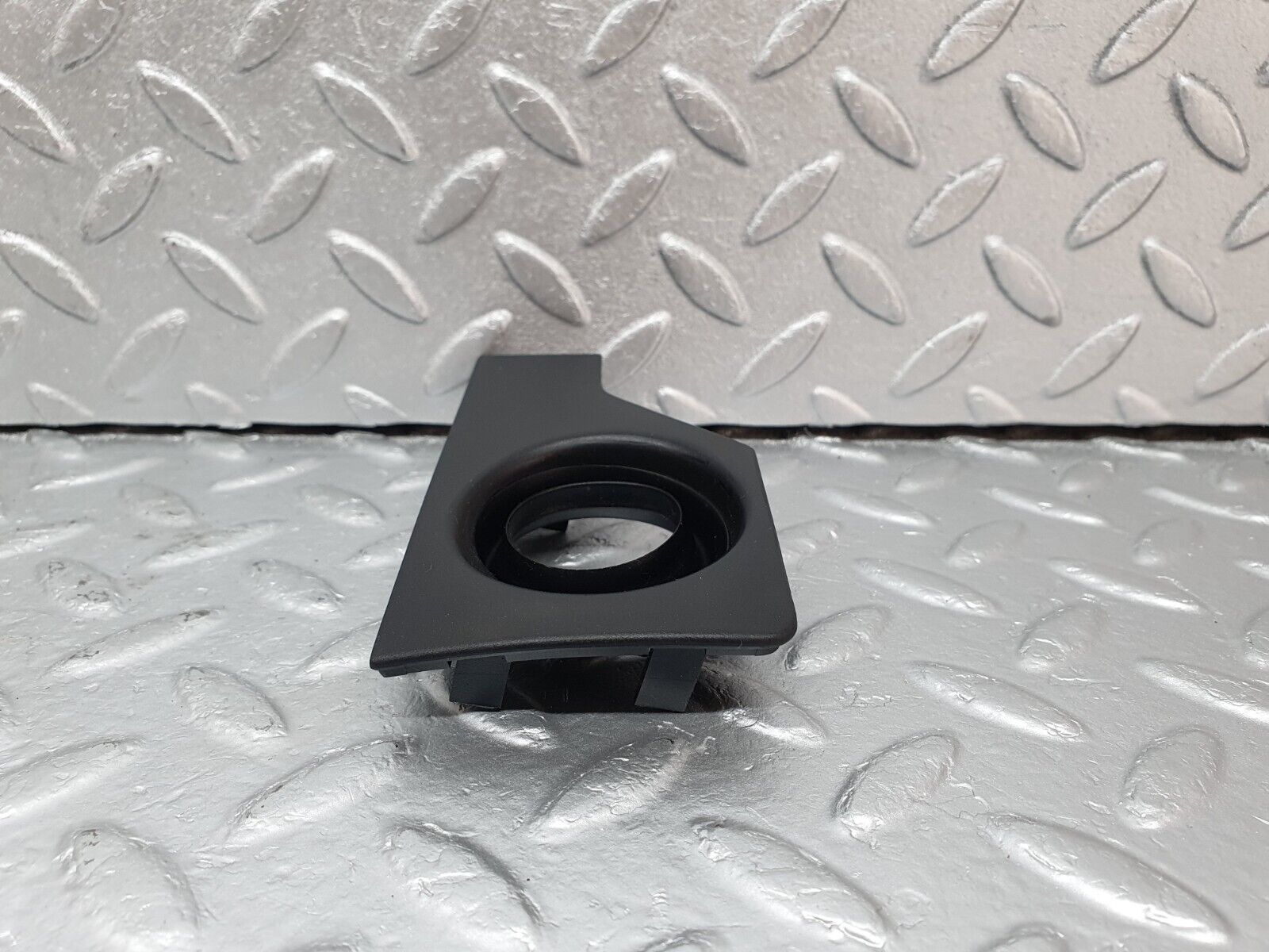 41561 Mercedes-Benz W124 200E Ignition Switch Cover Surround 1246800965 1246800165