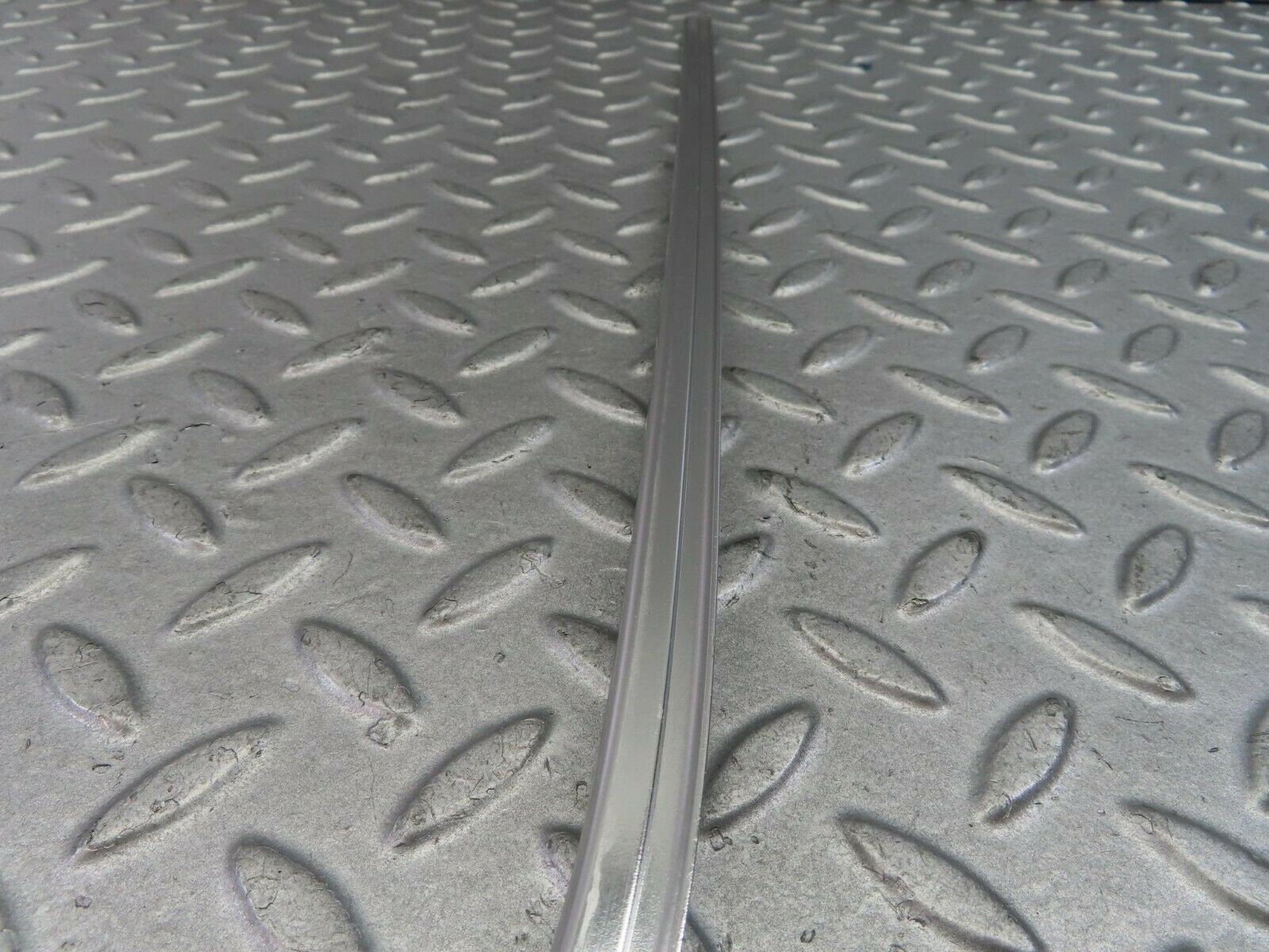 8478 Mercedes-Benz W123 Door Chrome Window Frame Front Left 1237280131