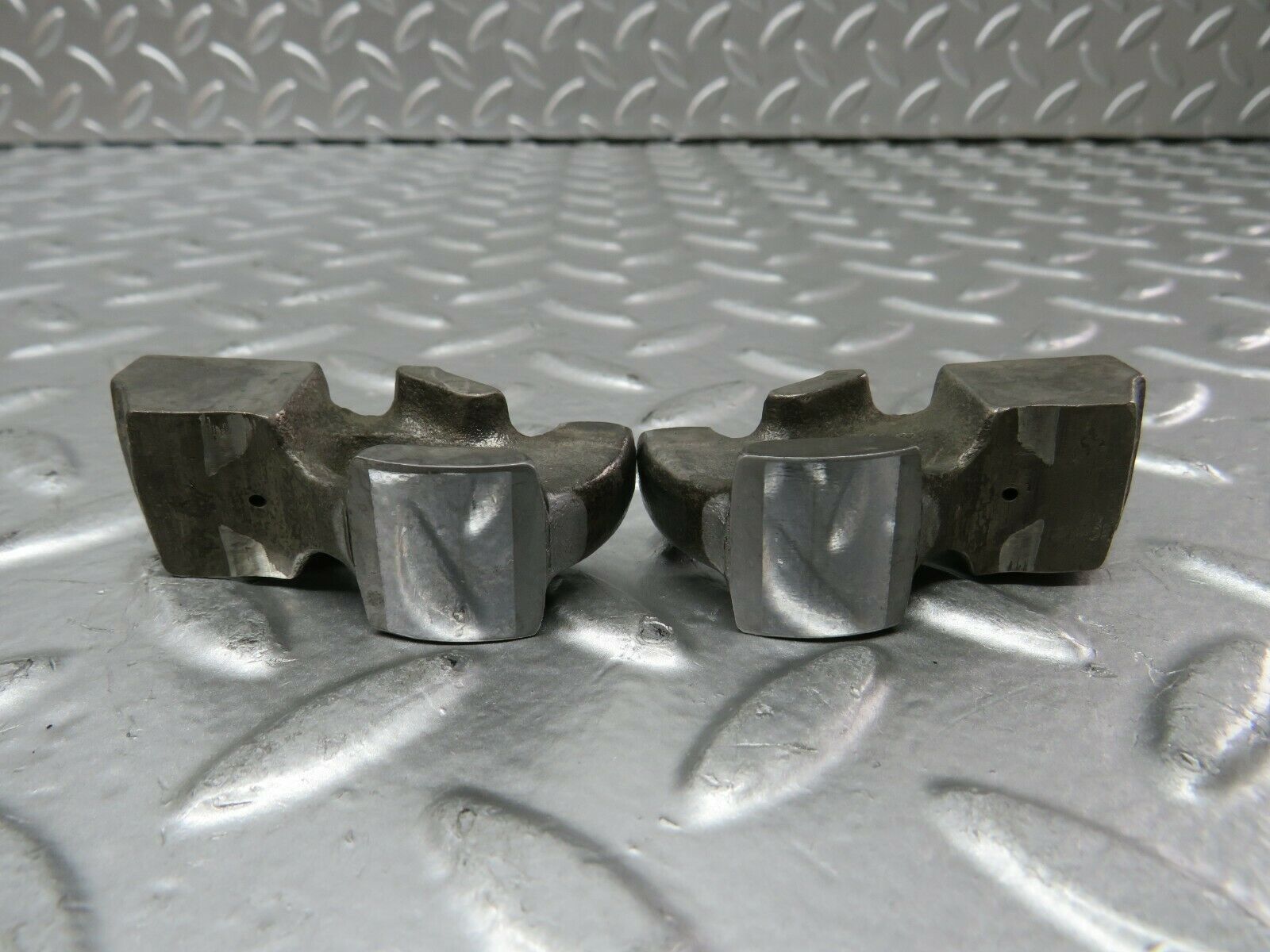 23575 Mercedes-Benz W114 280E Valve Rocker Arm With Retaining Spring