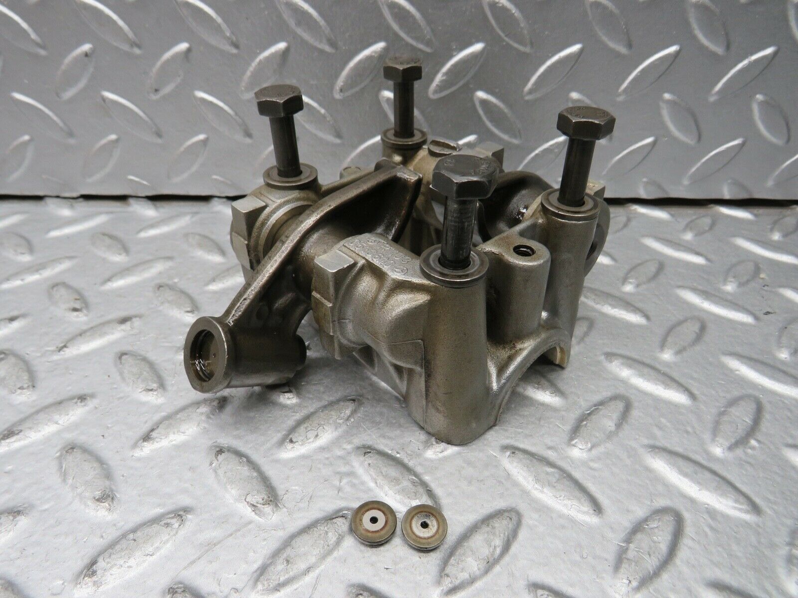 21742 Mercedes-Benz W126 300SE Rocker Arms Camshaft Bearing Block 1030510610