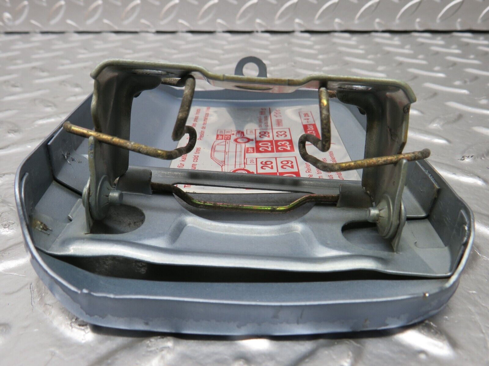 25158 Mercedes-Benz W201 190D Fuel Tank Flap Cap 2015840039