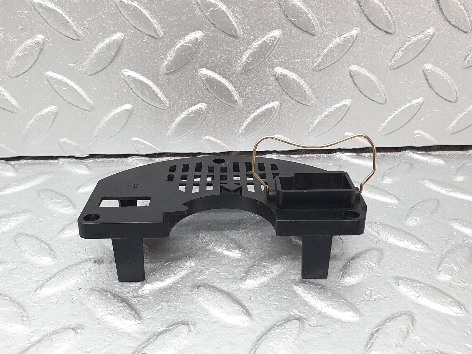 40795 Mercedes-Benz W123 300D Alternator Generator Back Plastic Cover