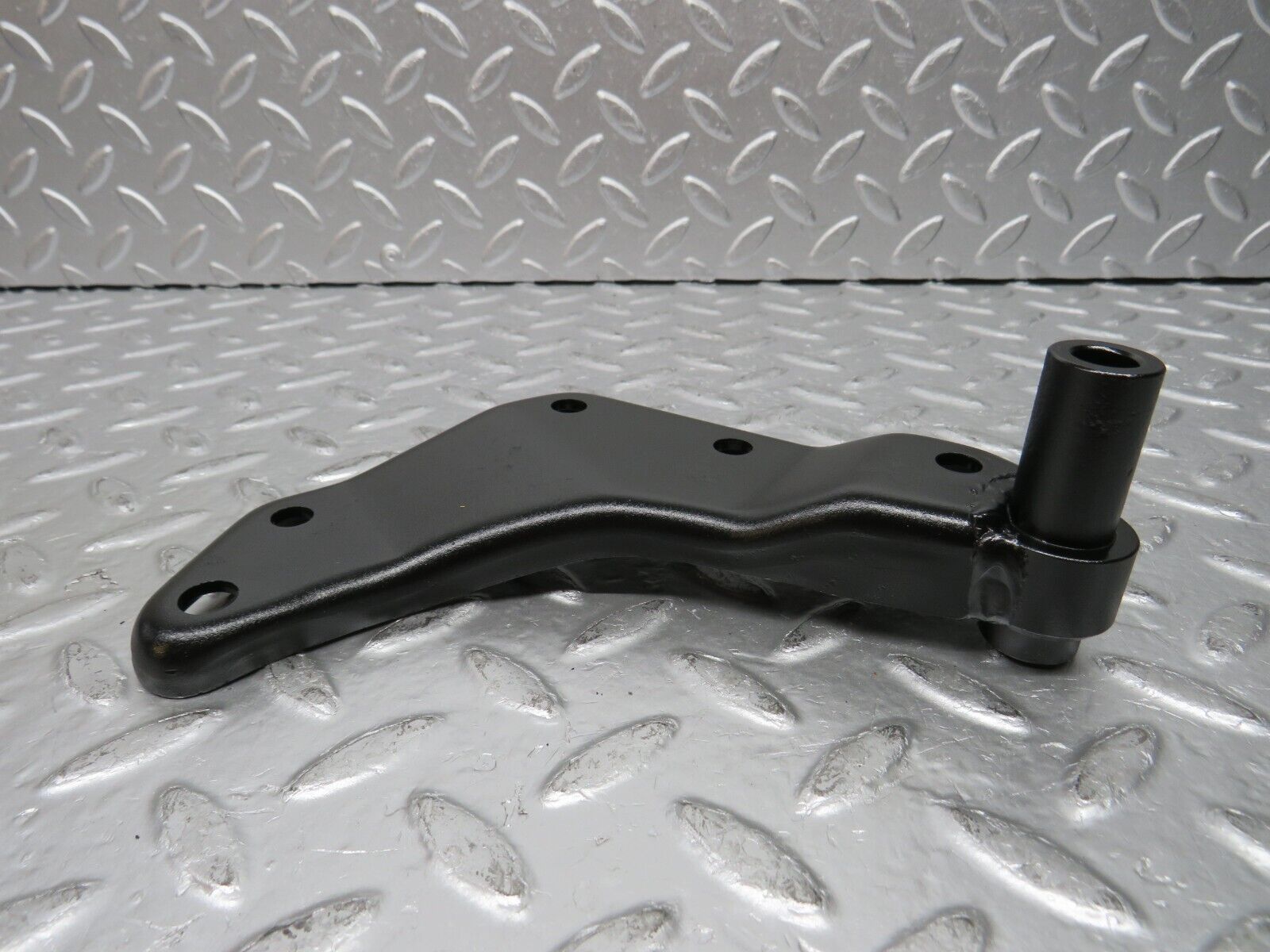 30868 Mercedes-Benz W201 190E 2.0L Power Steering Pump Bracket