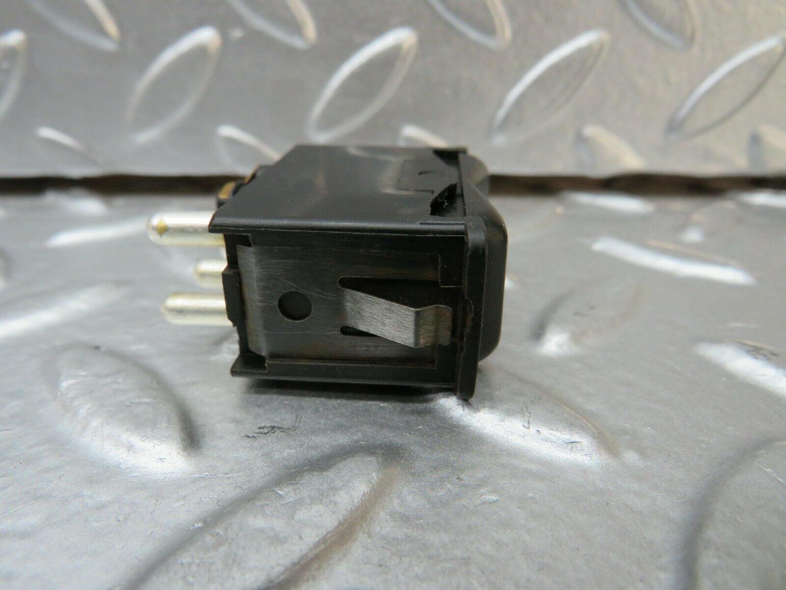 23979 Mercedes-Benz W123 280E Rear Windscreen Defroster Switch 0008206110