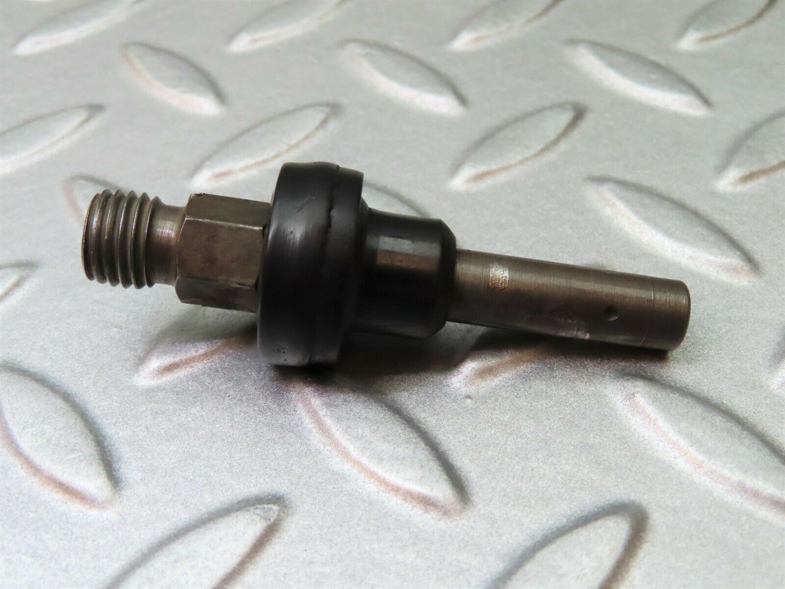 4423 Mercedes-Benz W123 230E Fuel Injector Bosch 0437502010
