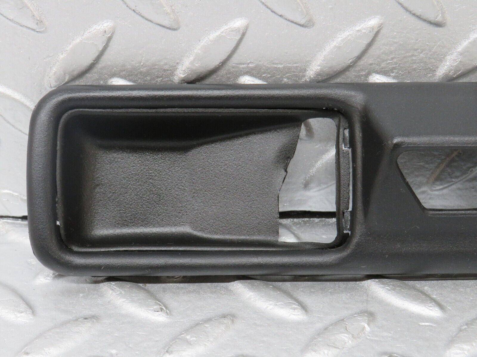 36103 Mercedes-Benz W126 420SE Interior Door Handle Frame Rear Right 1267660211 1267660491