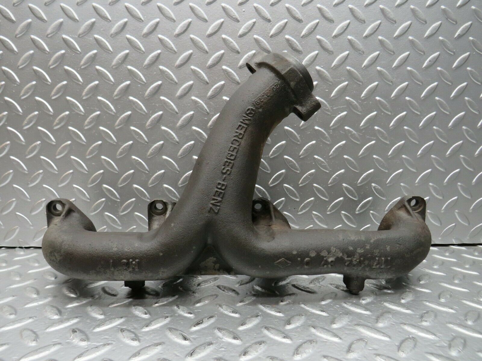 22835 Mercedes-Benz C107 450SLC Coupe Exhaust Manifold Right 1171428701