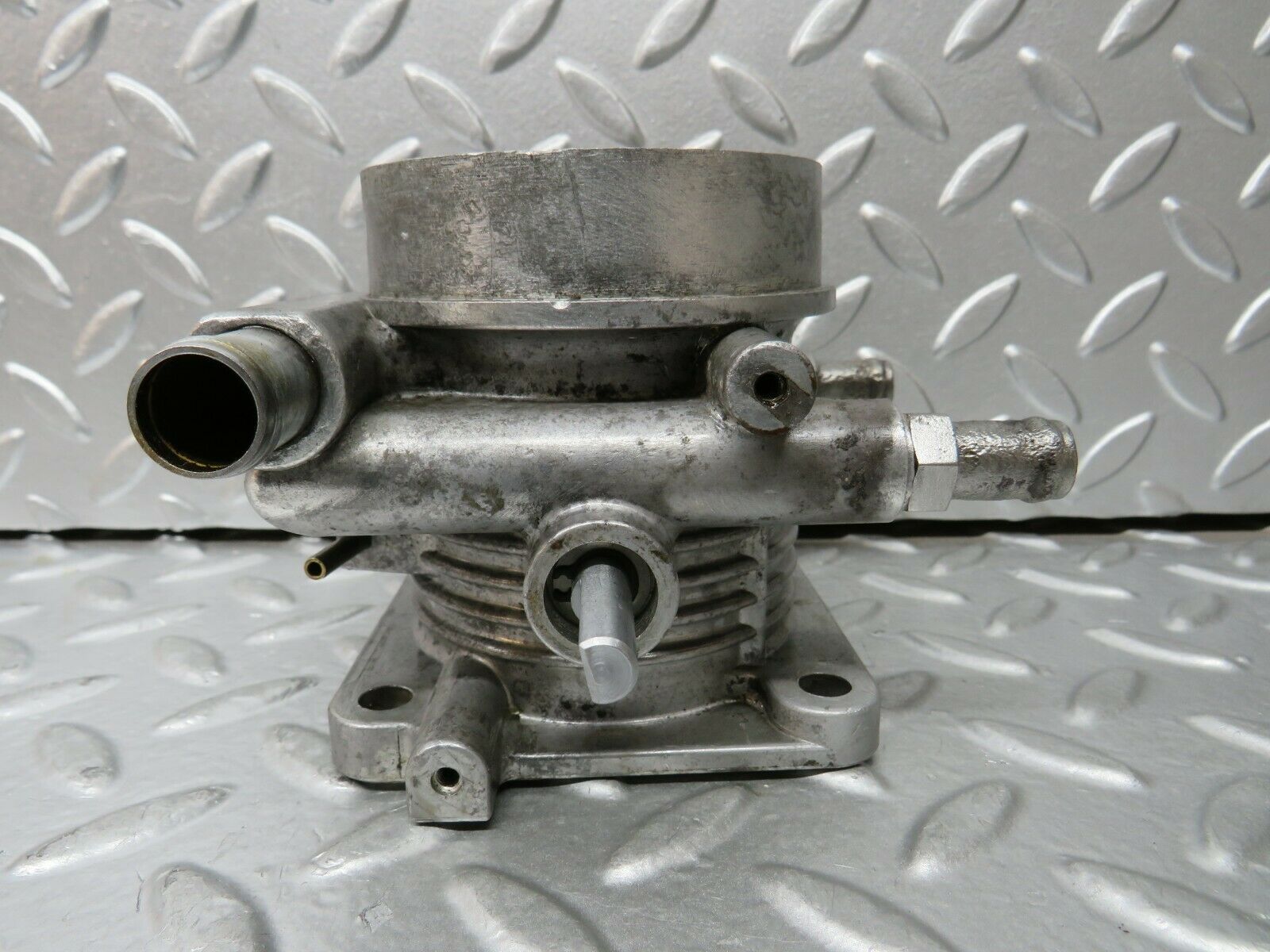 23525 Mercedes-Benz W114 280E Throttle Body Valve