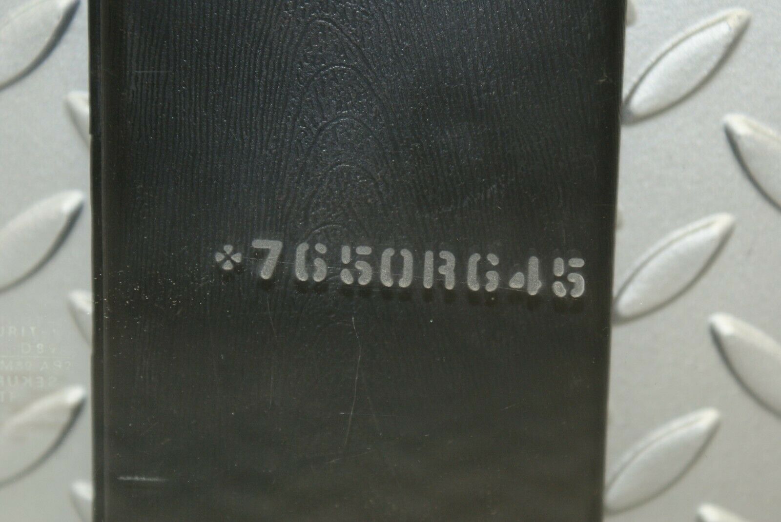 3097 Mercedes-Benz W115 220D Front Right Door Window Glass