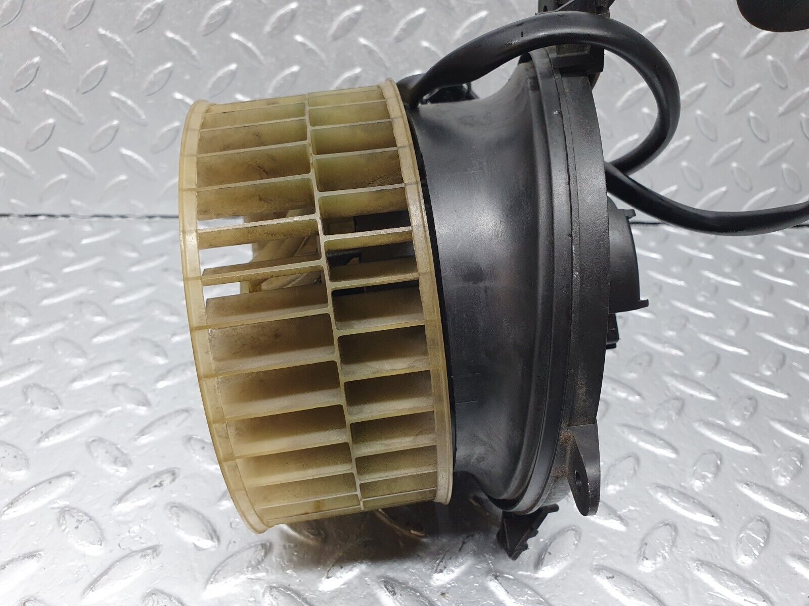 41470 Mercedes-Benz W124 200E Heater Blower Motor Behr