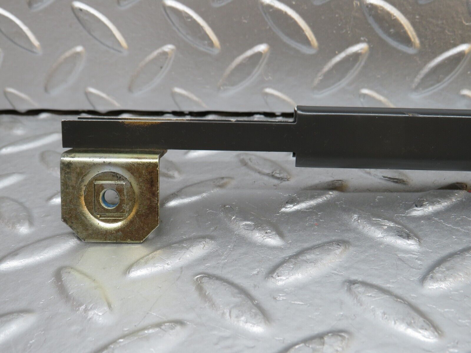 32314 Mercedes-Benz S124 300TE Wagon Rear Right Door Window Channel