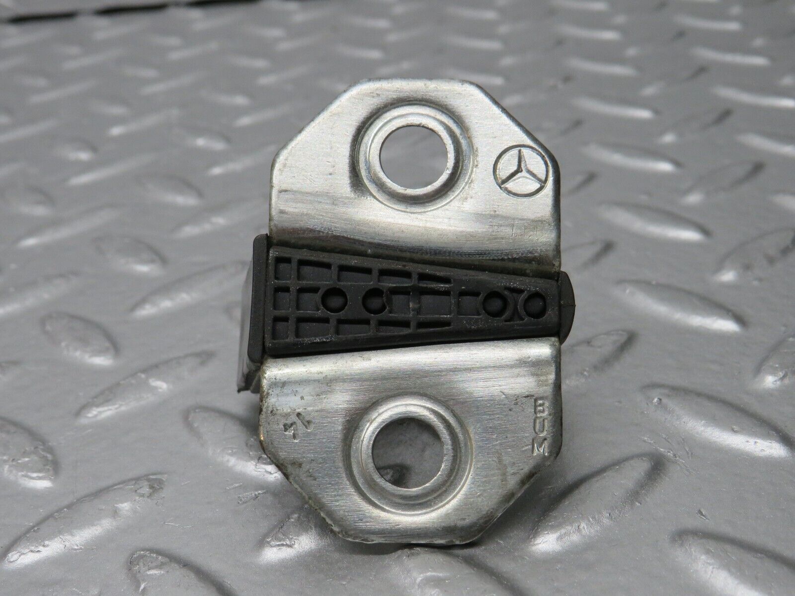 31322 Mercedes-Benz S124 220TE Wagon Door Lock Latch