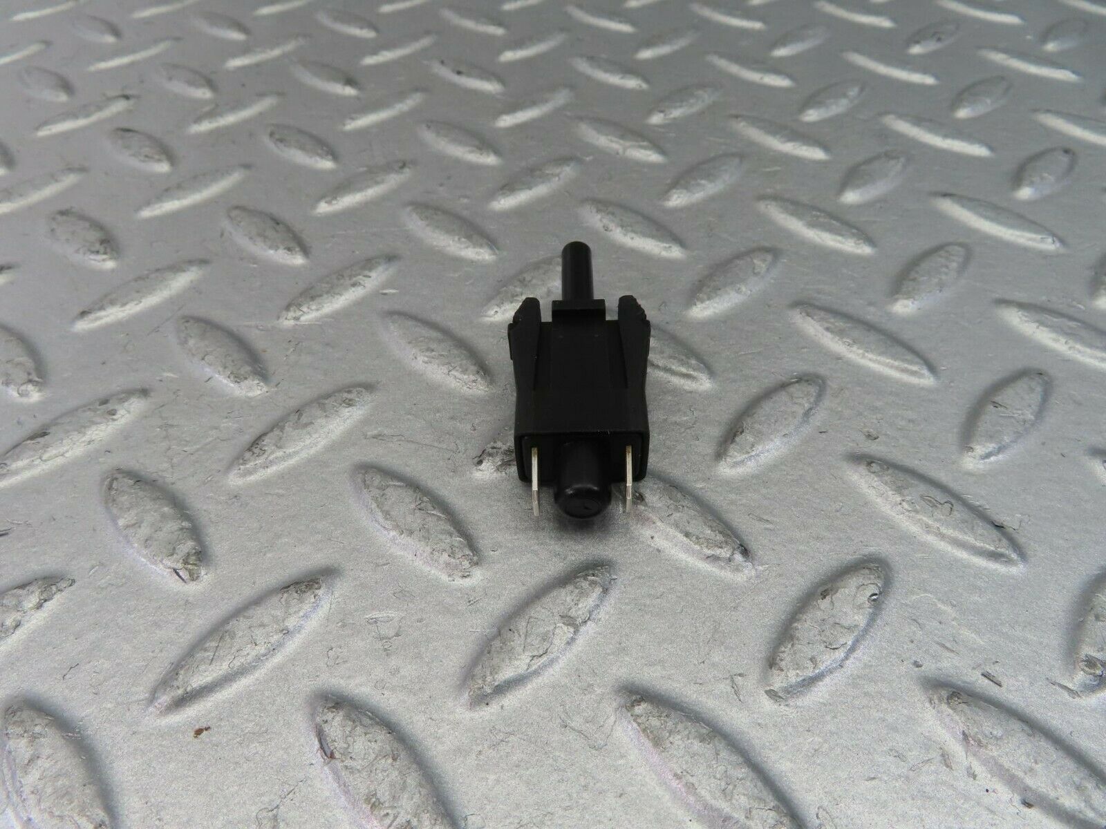 10399 Mercedes-Benz W201 190E Door Contact Switch 0015458714