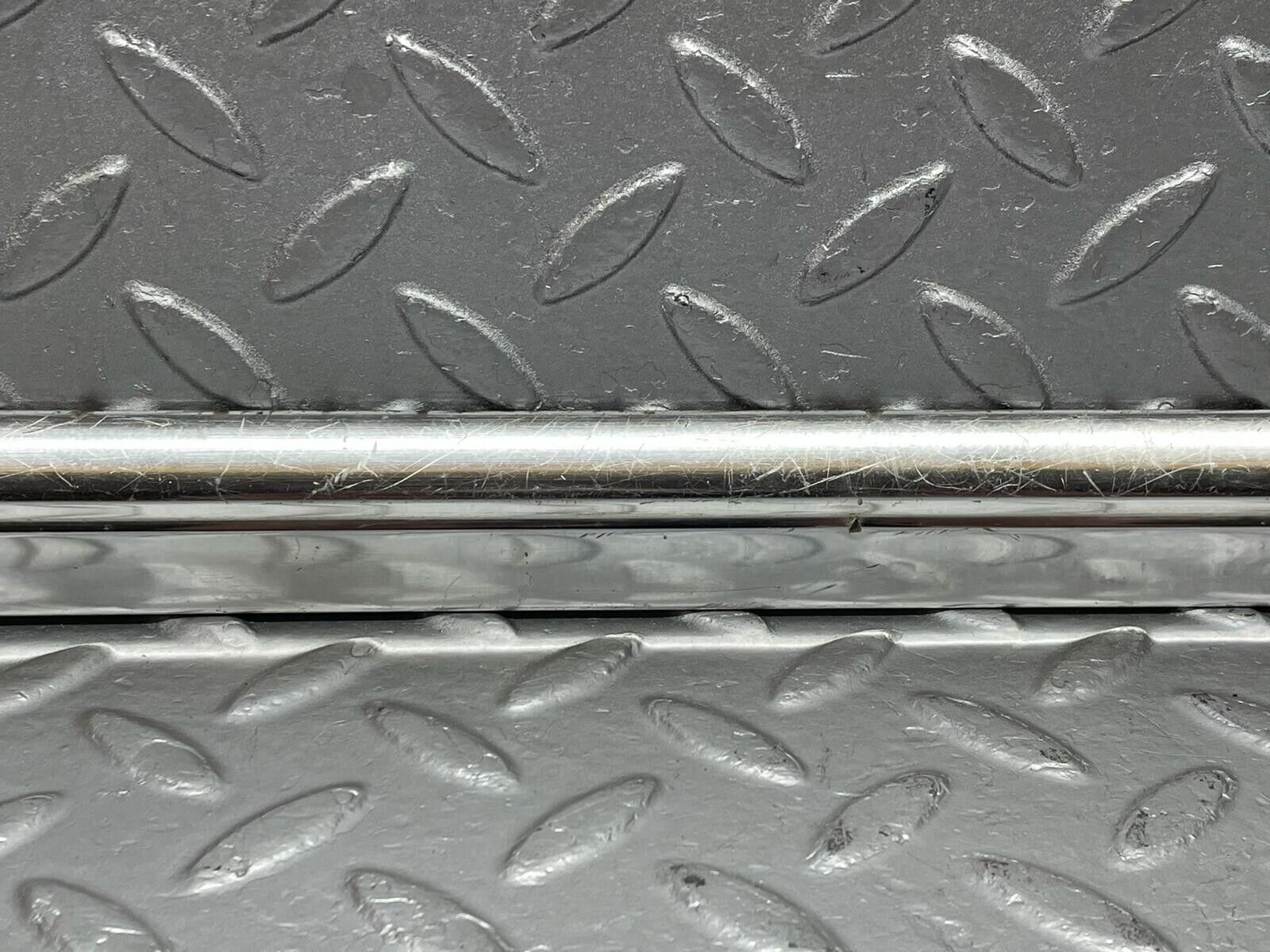 40517 Mercedes-Benz W108 Front Right Door Window Chrome Trim