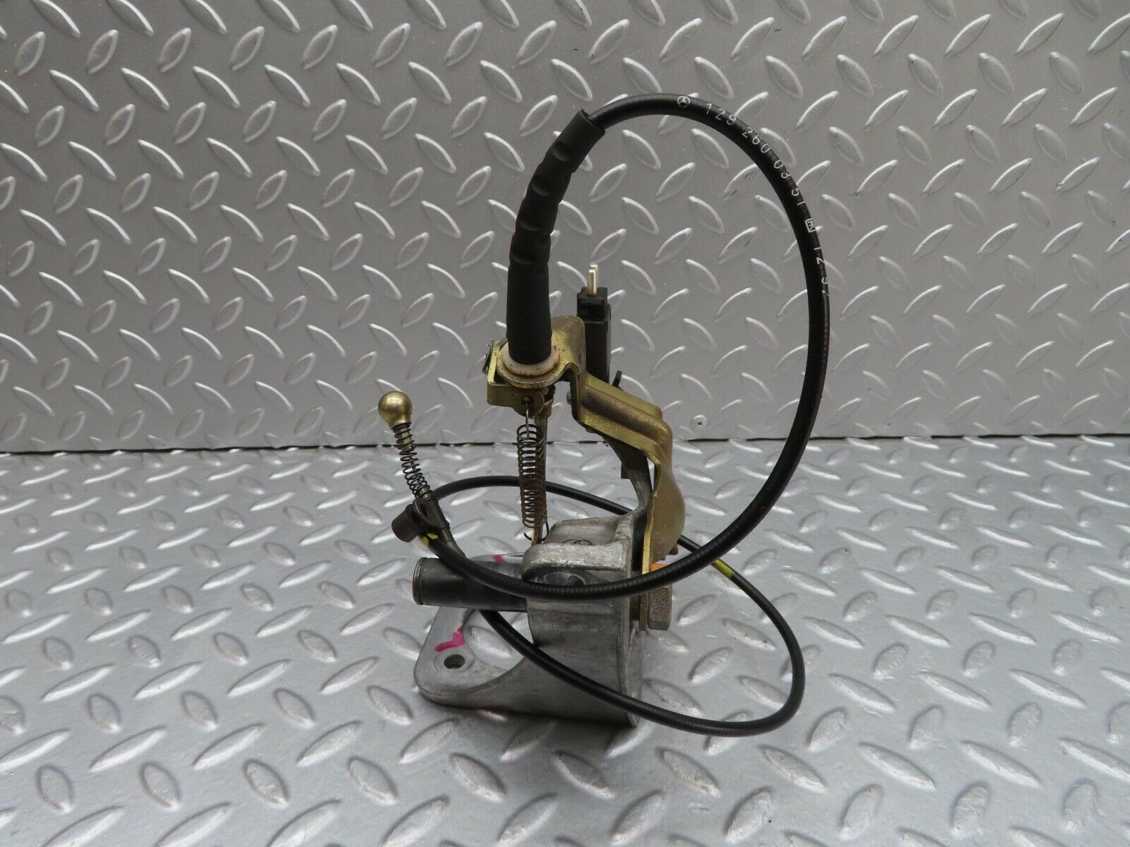 11960 Mercedes-Benz R129 300SL Coupe Brake Pedal Bracket 1292900419