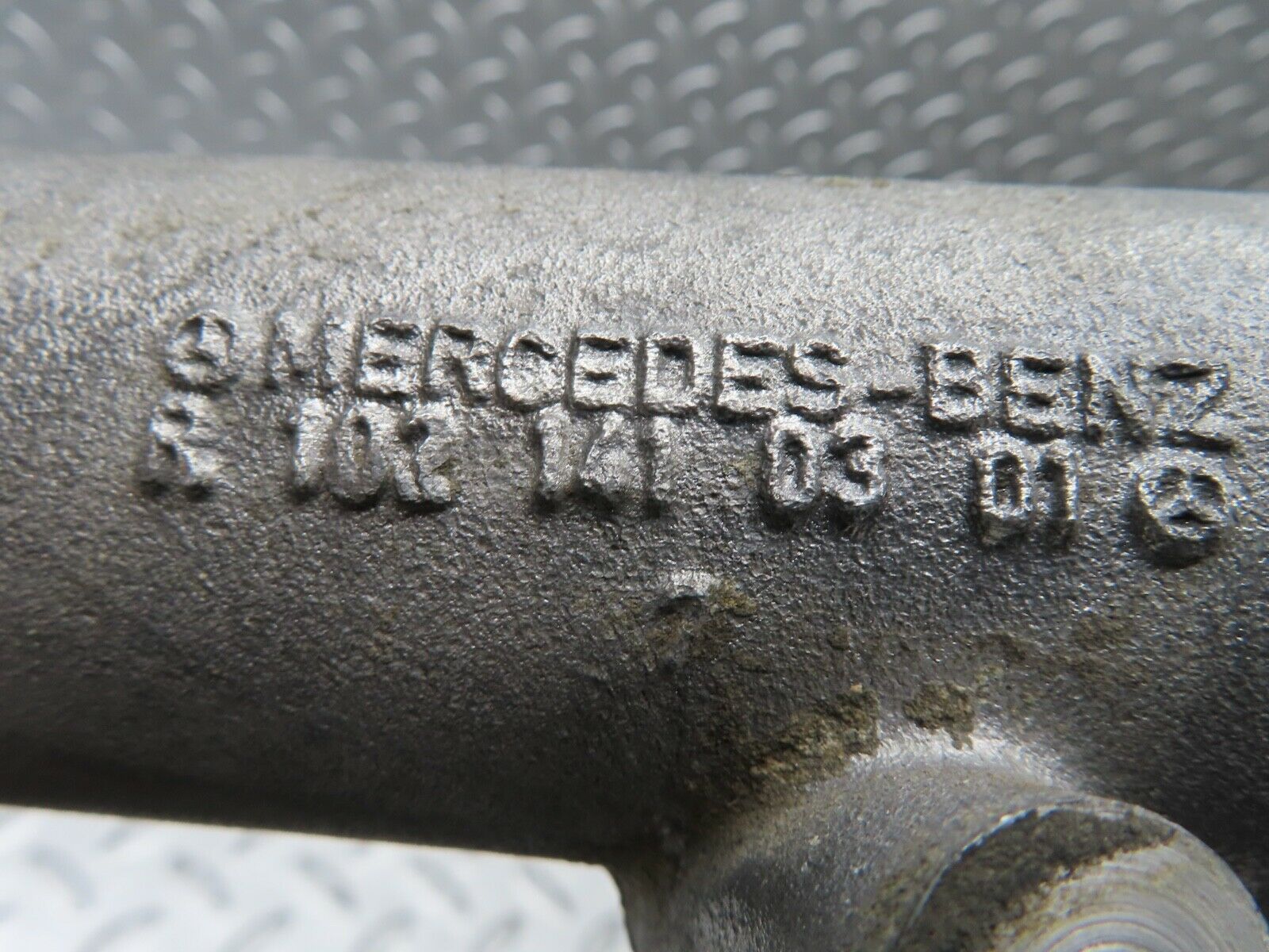 21308 Mercedes-Benz W123 230E Intake Manifold 1021410301