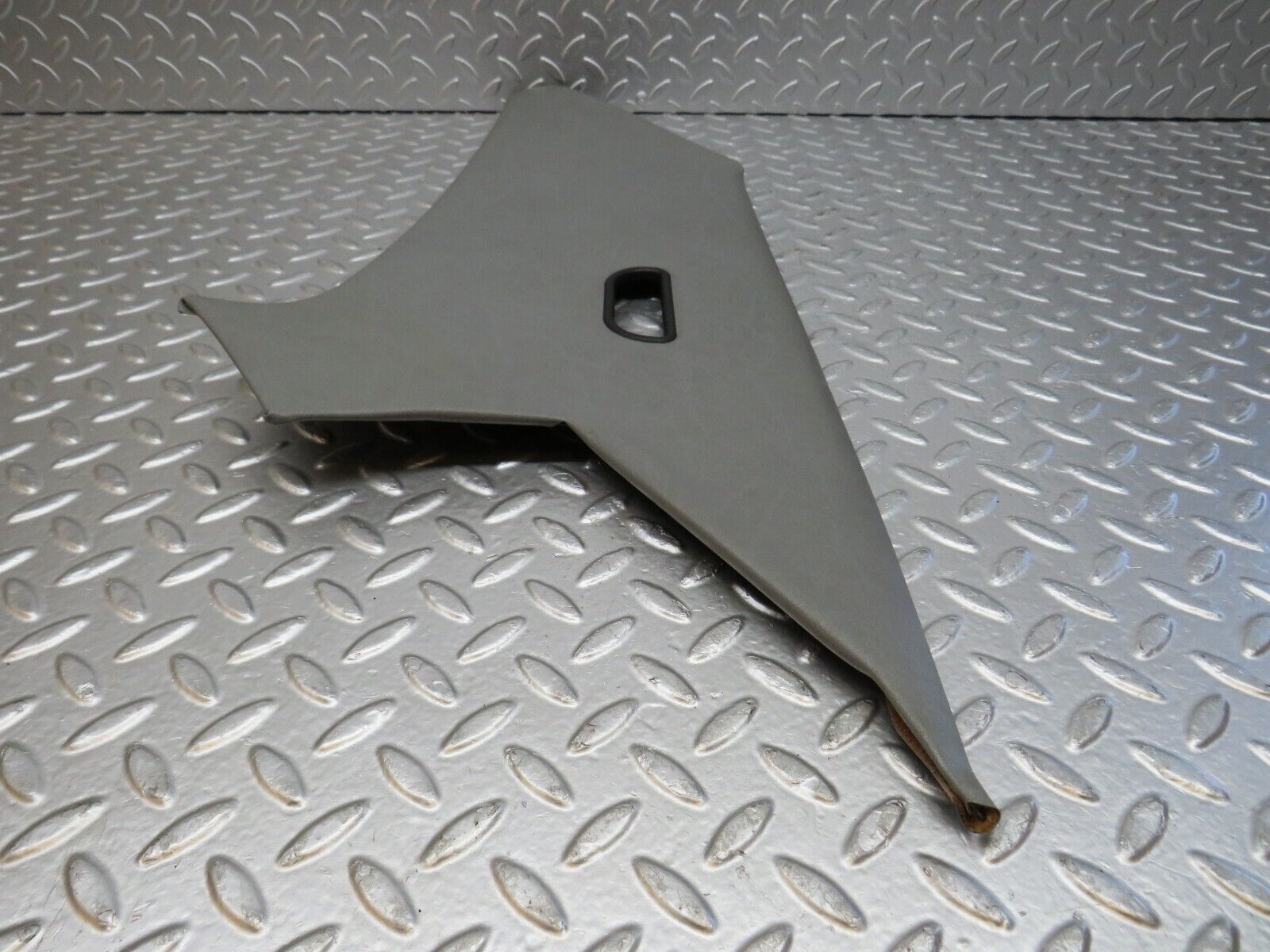 33576 Mercedes-Benz W201 190E 2.0L C Pillar Cover Trim Right Grey 2016950244