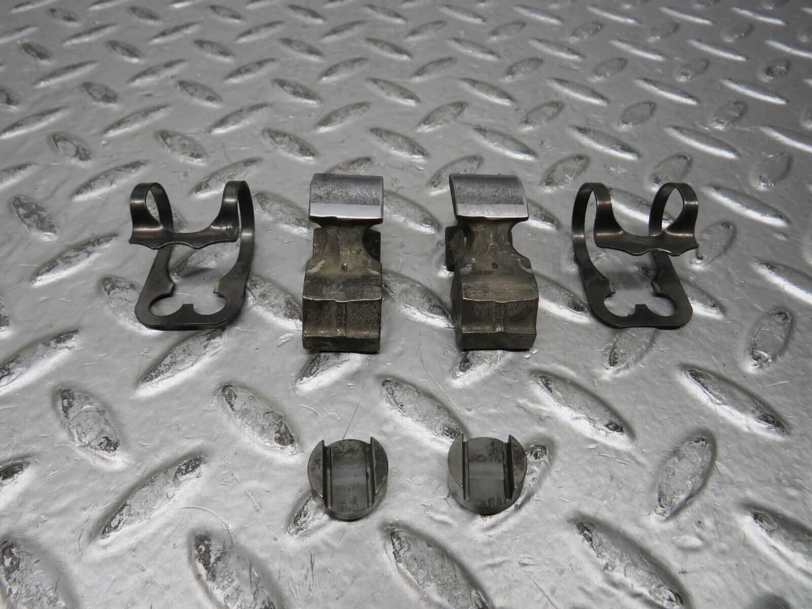 28187 Mercedes-Benz W123 280E Valve Rocker Arm With Tappet & Retaining Spring