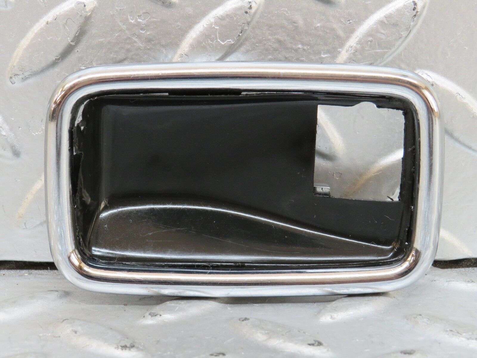 28295 Mercedes-Benz S123 240D Chrome Frame For Door Opener Left 1087660511