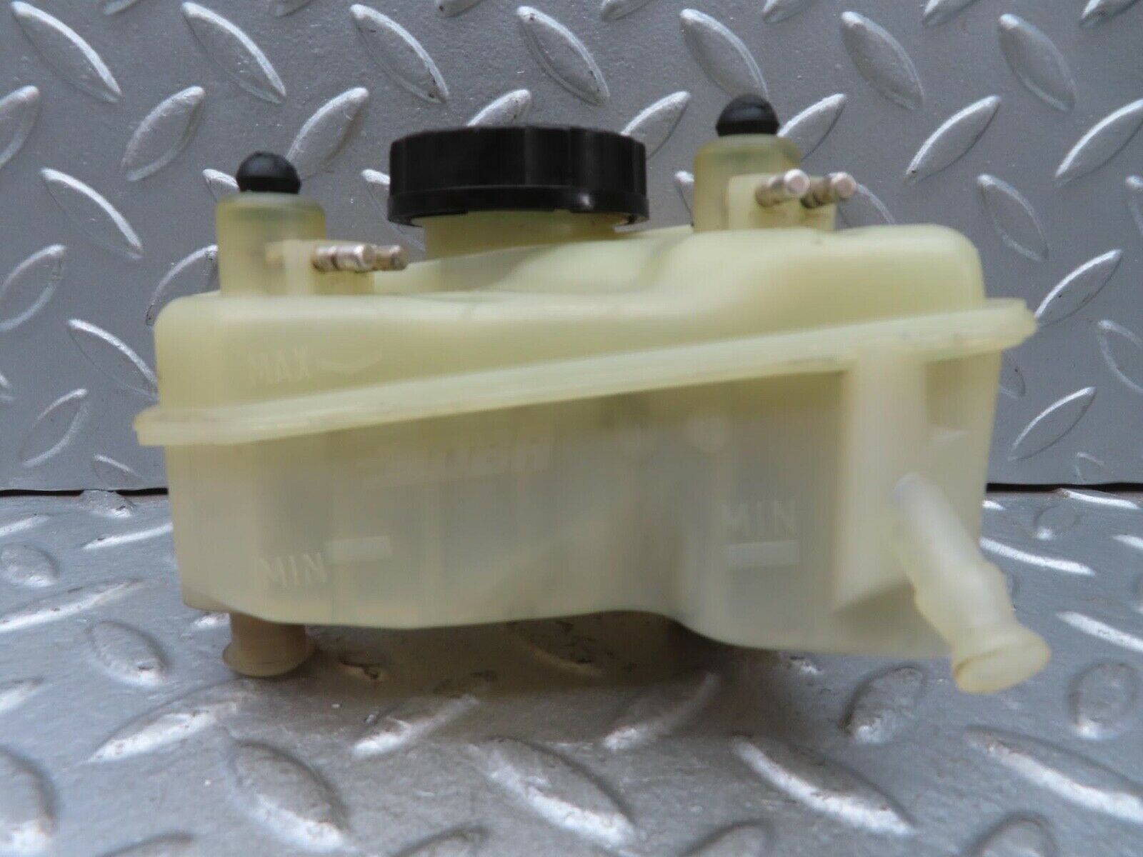 13587 Mercedes-Benz W123 200 Brake Fluid Reservoir Tank