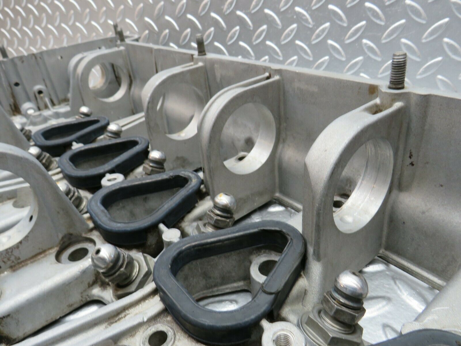 24128 Mercedes-Benz W123 280E Camshaft Bearing Casing 1100163304