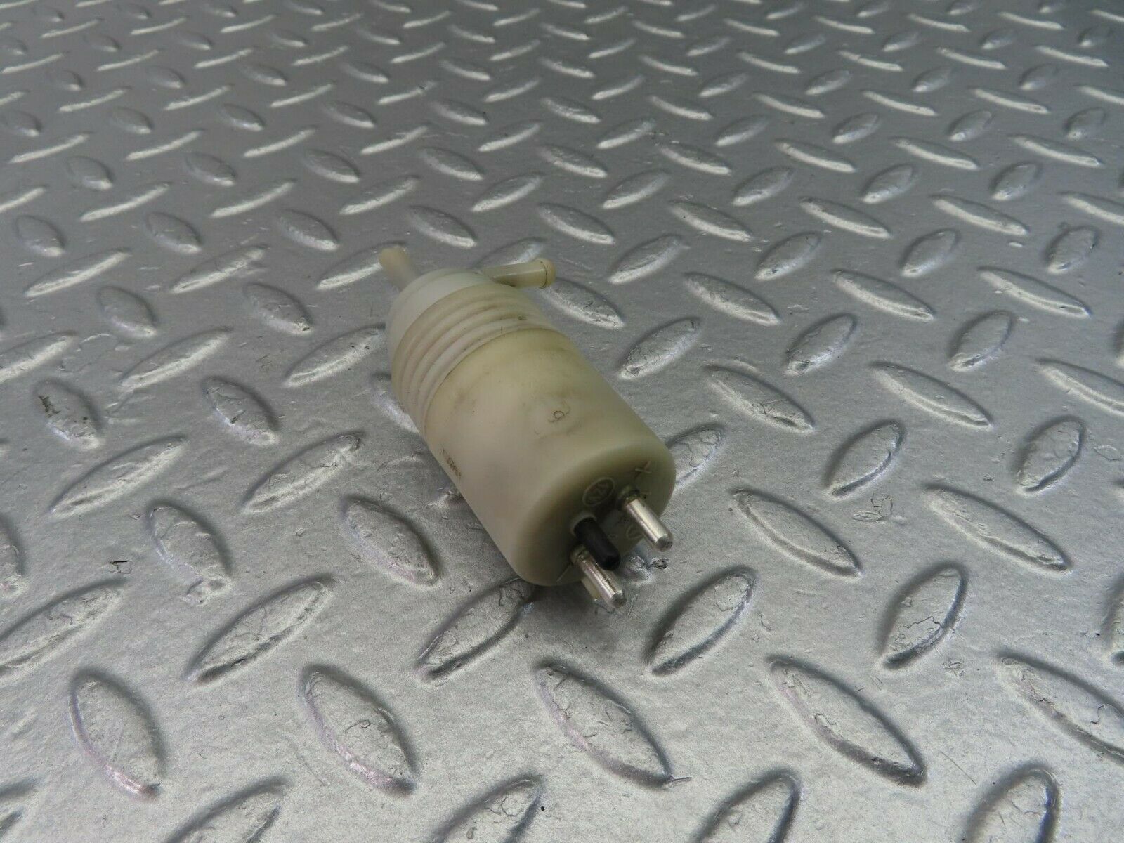 10471 Mercedes-Benz W201 190E Windscreen Washer Pump 1248690421