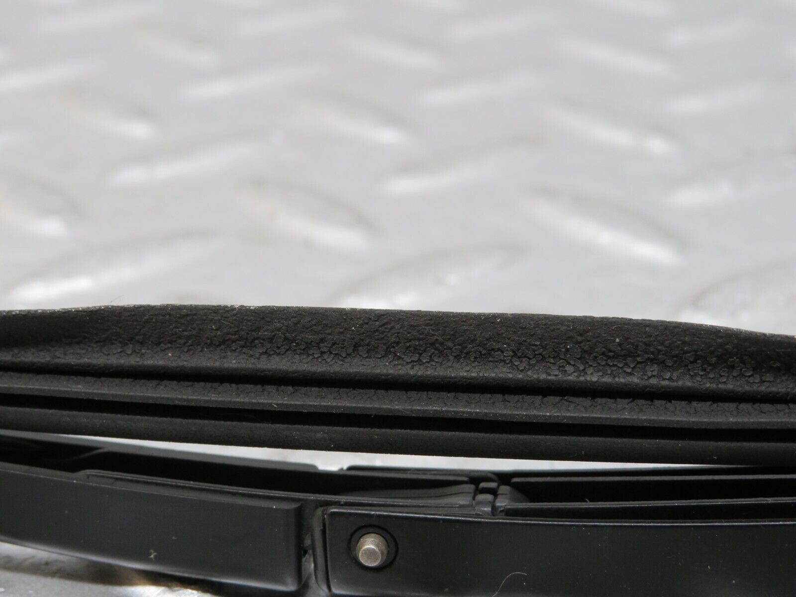 25008 Mercedes-Benz W140 S320 Headlight Wiper Arm Left Bosch