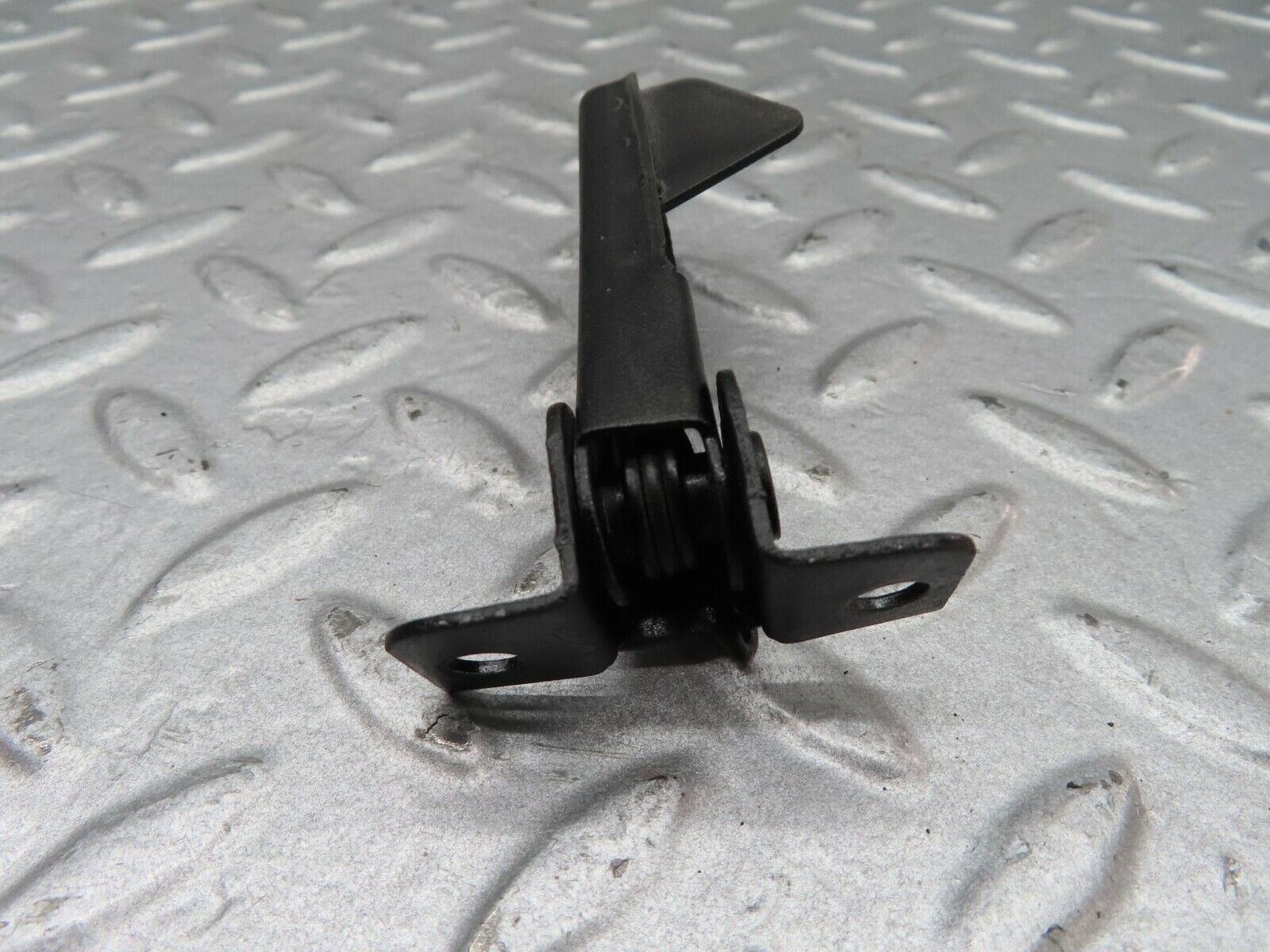 14293 Mercedes-Benz C107 280 SLC Bonnet Safety Latch