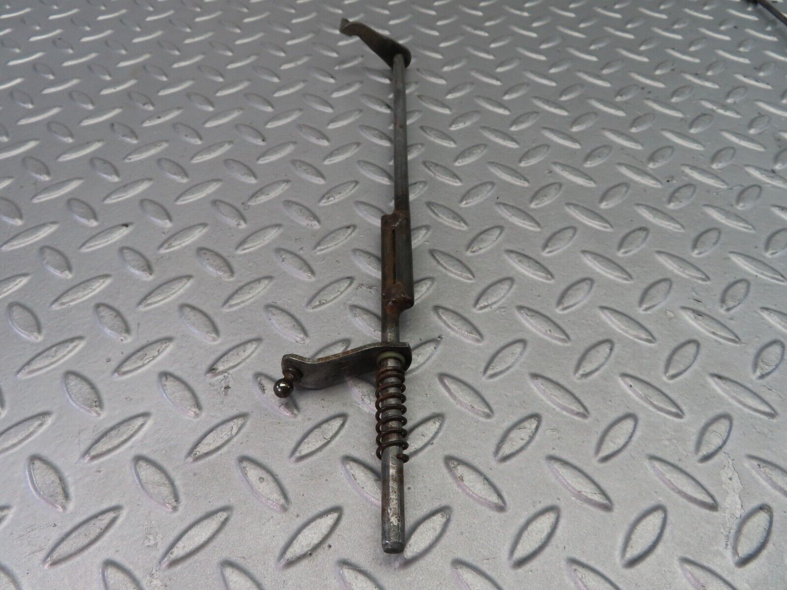 35827 Mercedes-Benz W116 450SE Throttle Linkage