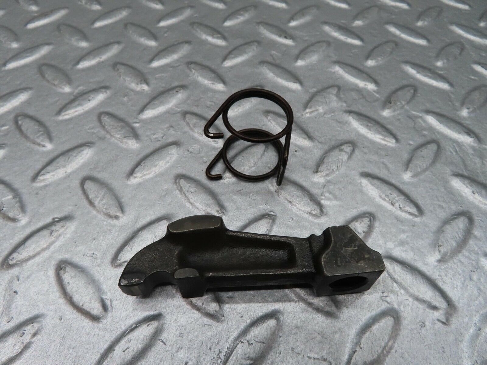 12866 Mercedes-Benz W111 220SE Valve Rocker Arm With Retaining Spring