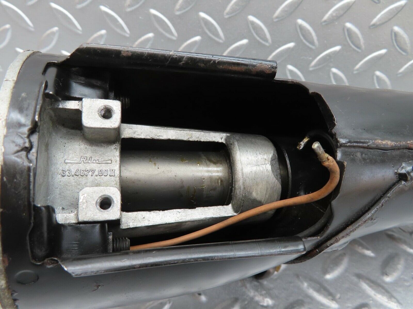 14165 Mercedes-Benz C107 280SLC Steering Column