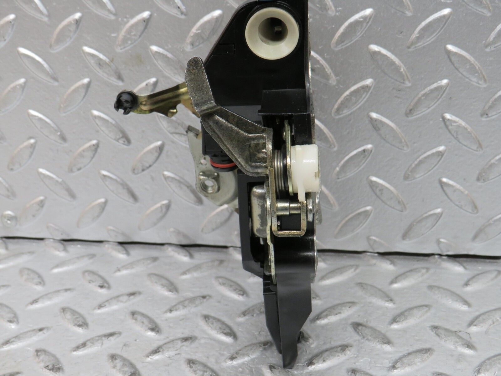 27671 Mercedes-Benz S124 300TE Wagon Rear Left Door Lock Mechanism 1248213551