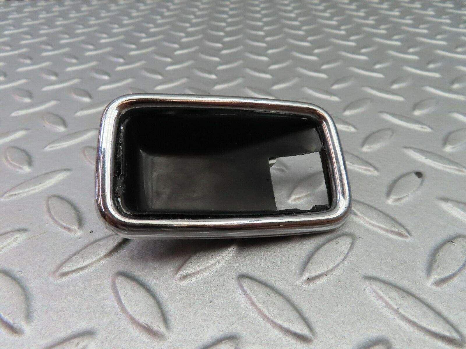 5821 Mercedes-Benz W123 200 Chrome Frame For Door Opener Right 1087660611