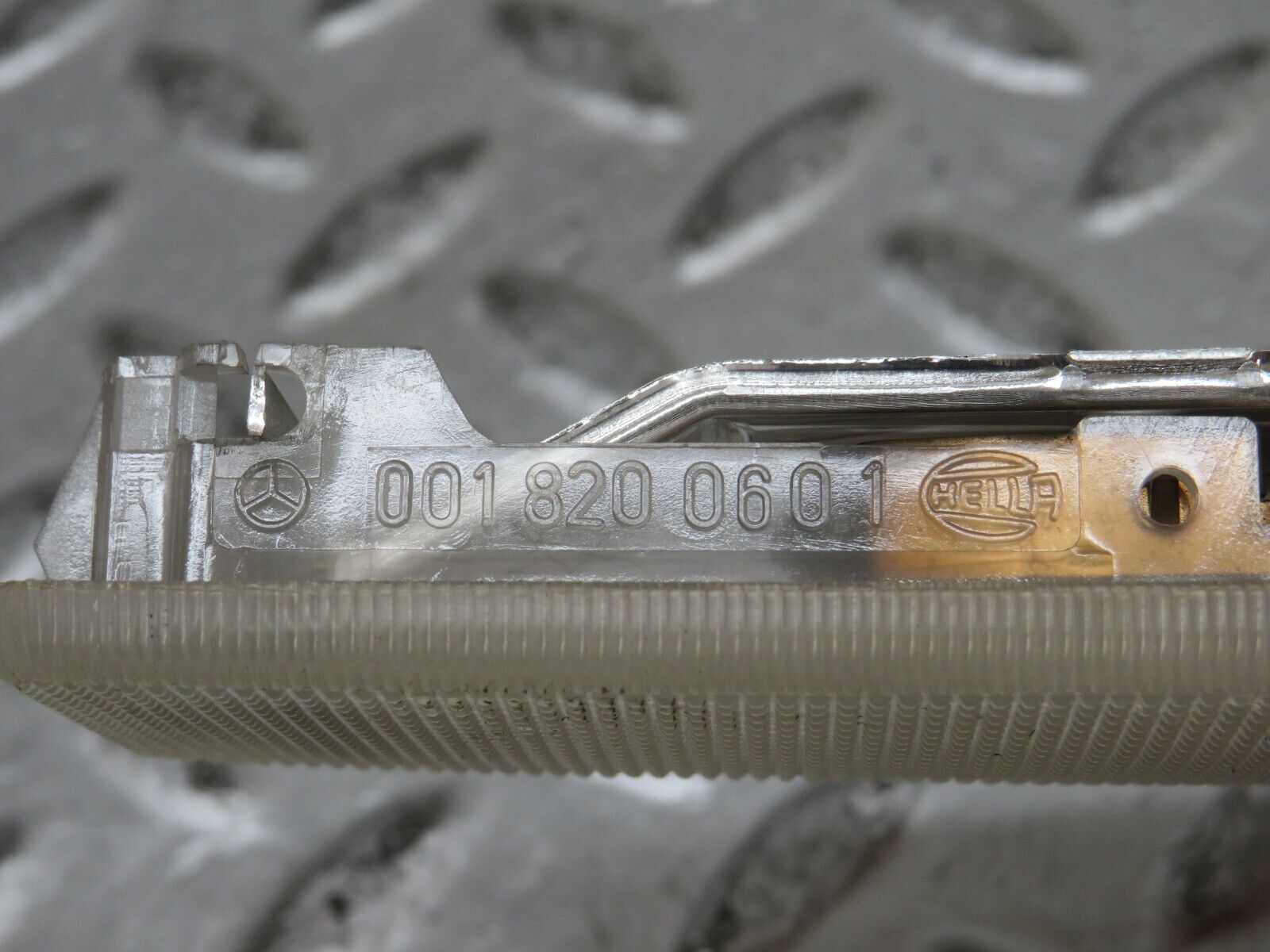 27701 Mercedes-Benz S124 300TE Wagon Rear Interior Dome Light 0018200601