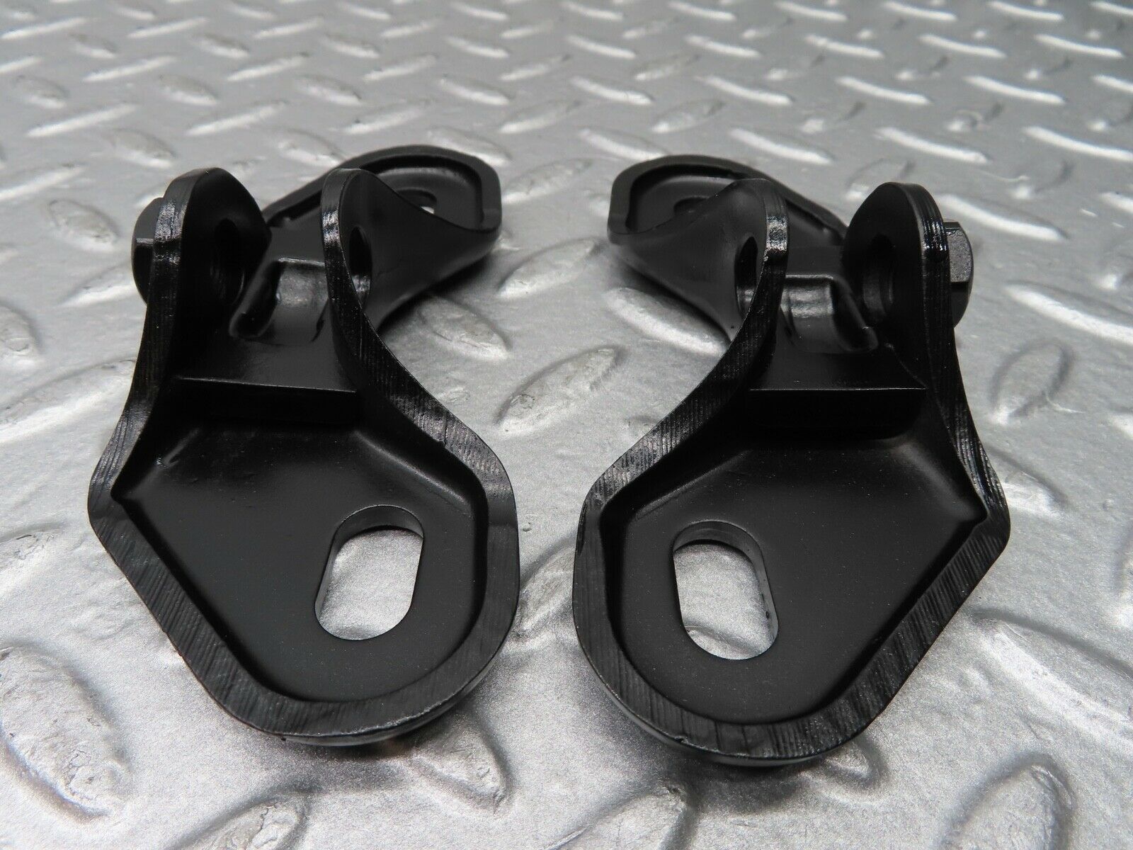 20026 Mercedes-Benz R129 300SL Coupe Roll Over Bar Cylinder Bracket