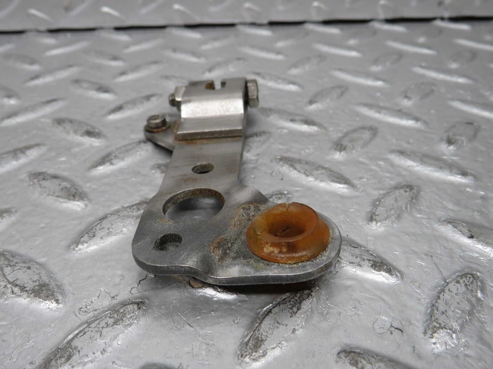 29900 Mercedes-Benz W123 230E Gearbox Linkage Bracket