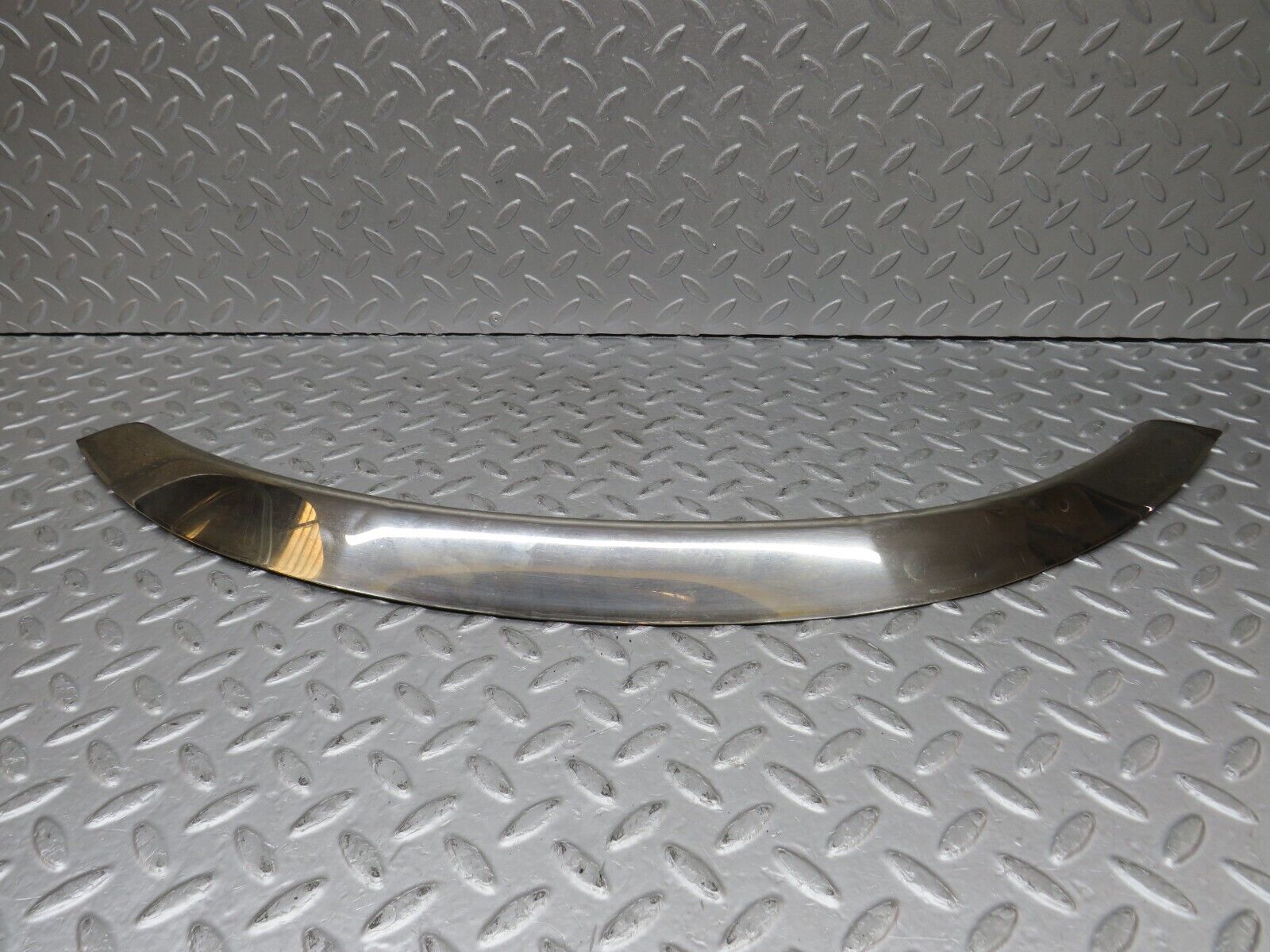 36291 Mercedes-Benz W126 420SE Rear Left Chrome Wheel Arch Trim