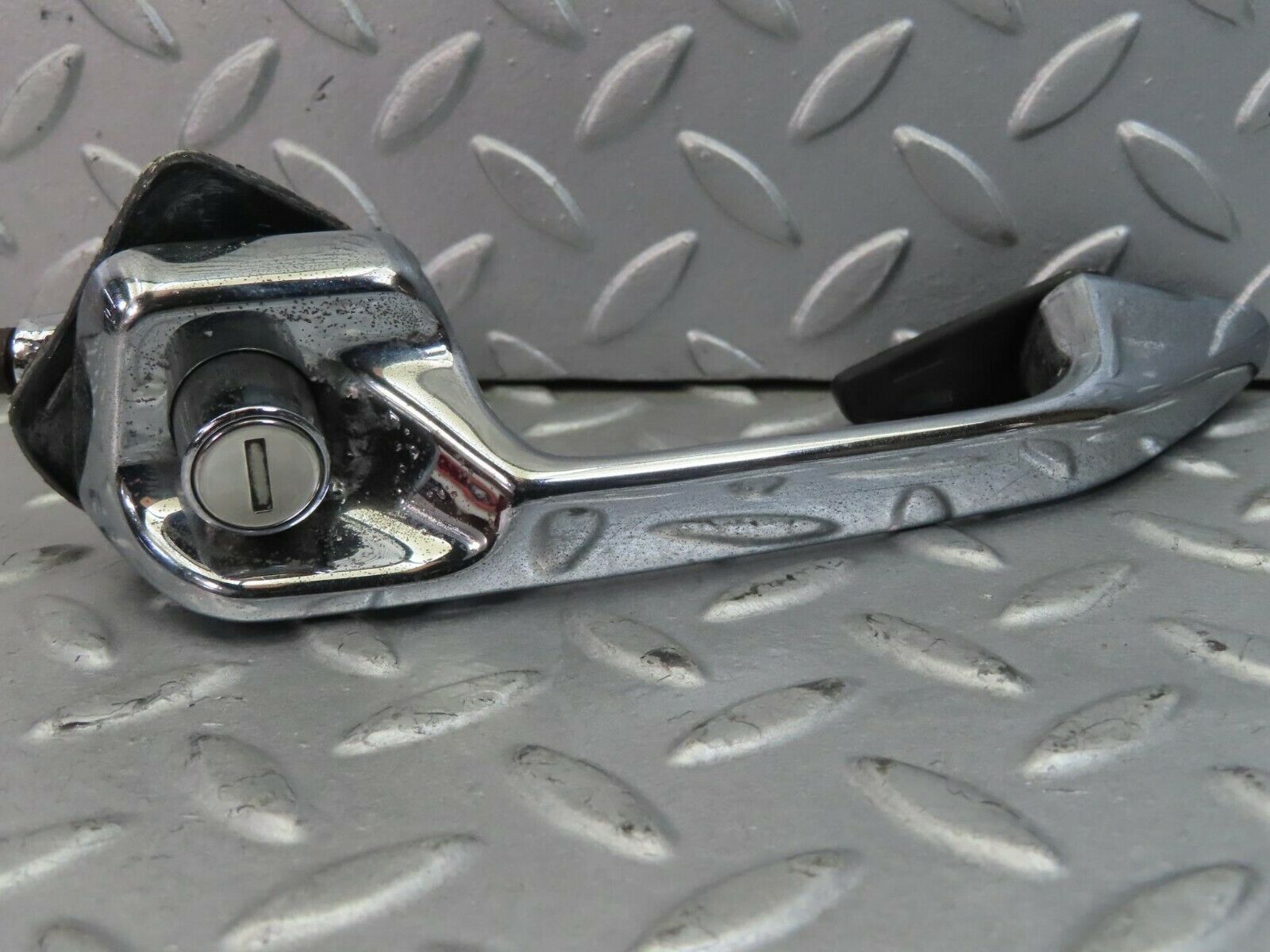 8789 Mercedes-Benz W108 Chrome Door Handle Front Left No Key 1087661301