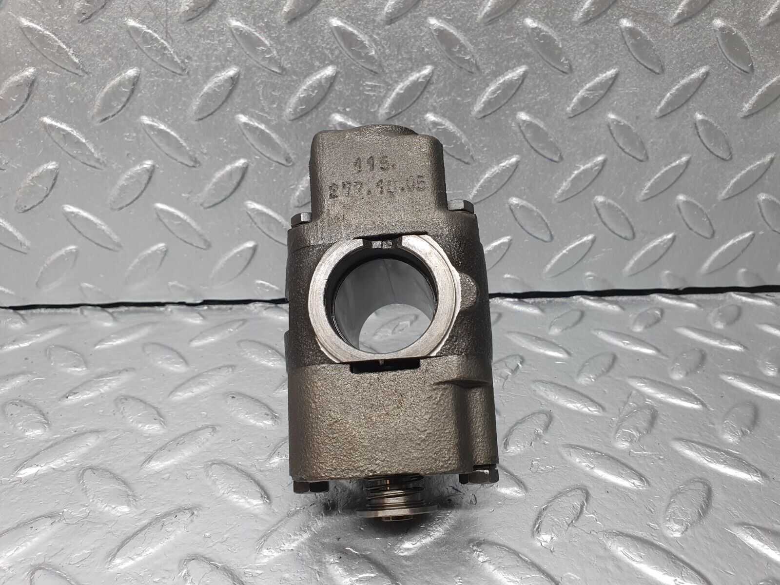 41307 Mercedes-Benz W123 300D Automatic Gearbox Governor 722.118