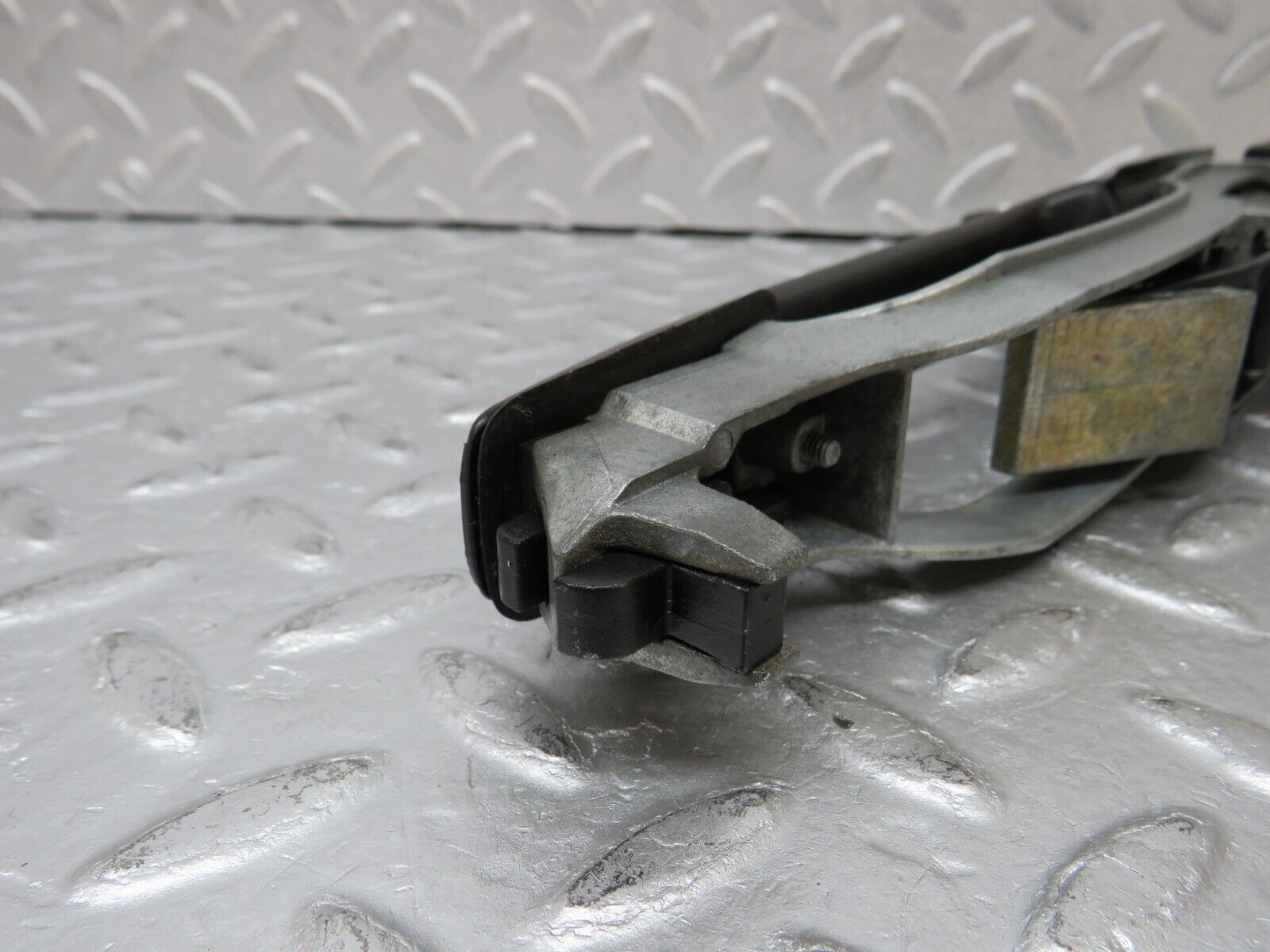 38463 Mercedes-Benz R129 280SL Coupe Left Door Exterior Handle With Key