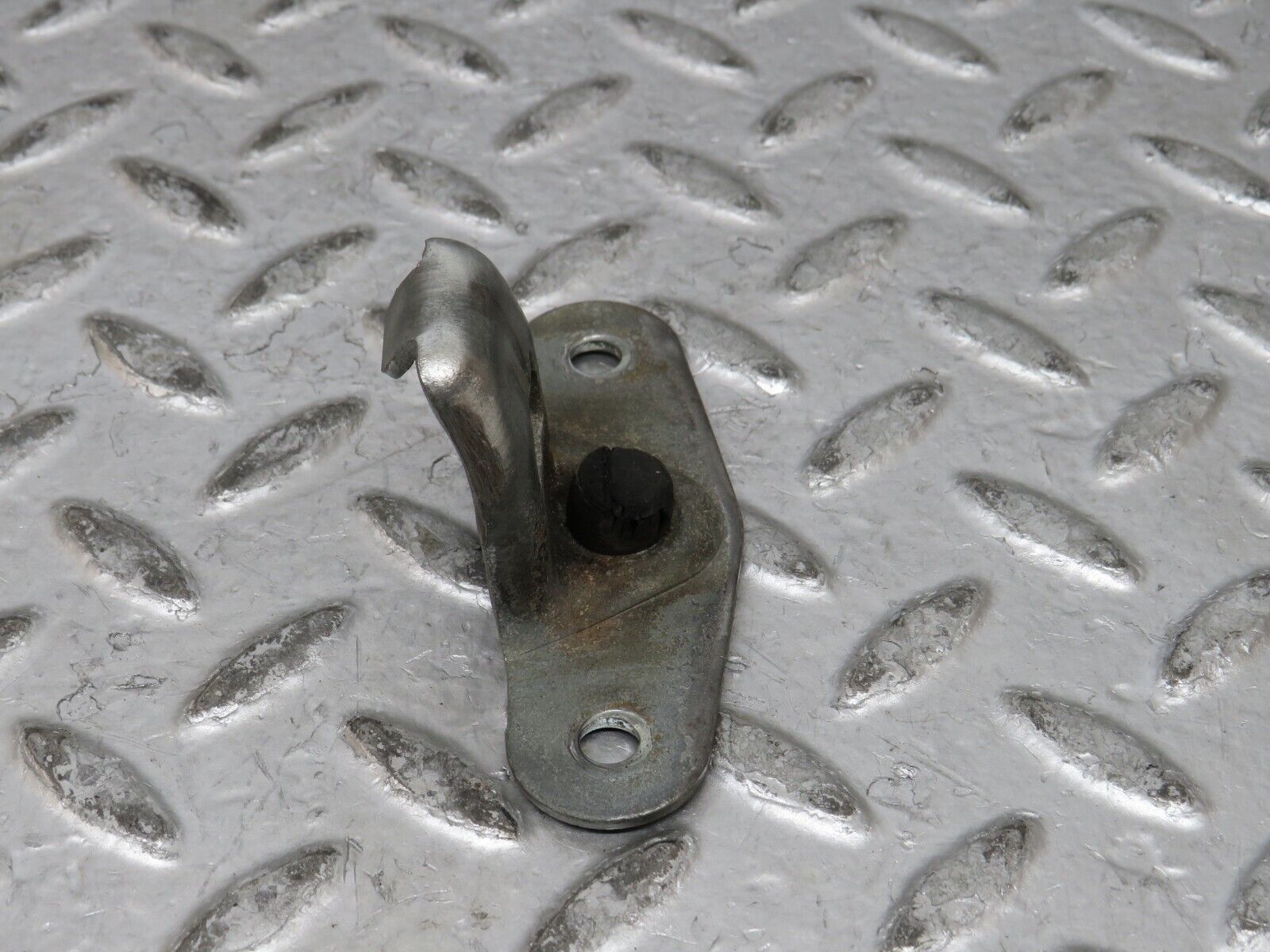 27877 Mercedes-Benz W123 280E Trunk Lock Latch 1237580150