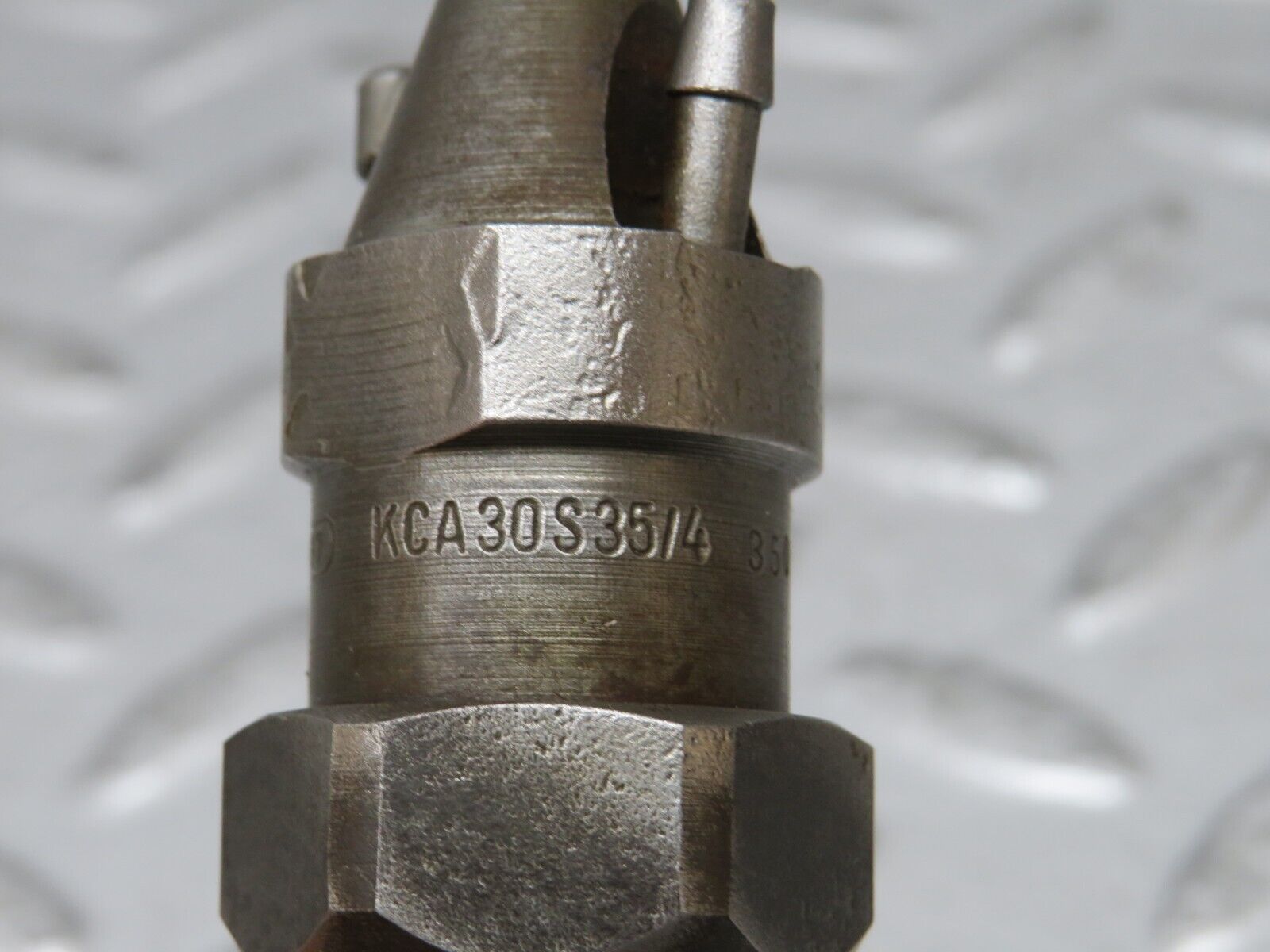 27001 Mercedes-Benz W123 240D Fuel Injector Bosch KCA30S35/4