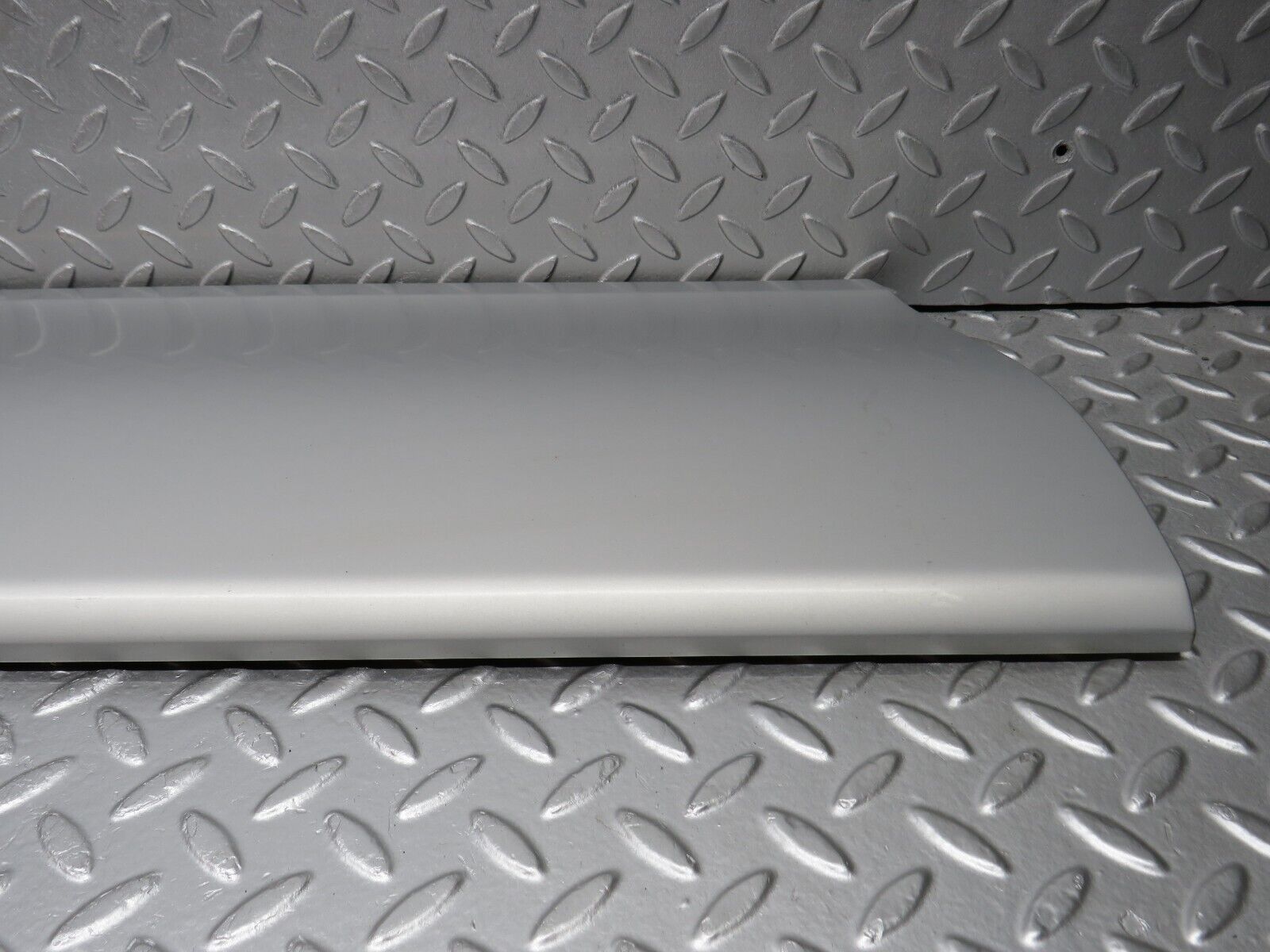 39380 Mercedes-Benz R129 320SL Coupe Left Door Lower Moulding Trim 1296902140