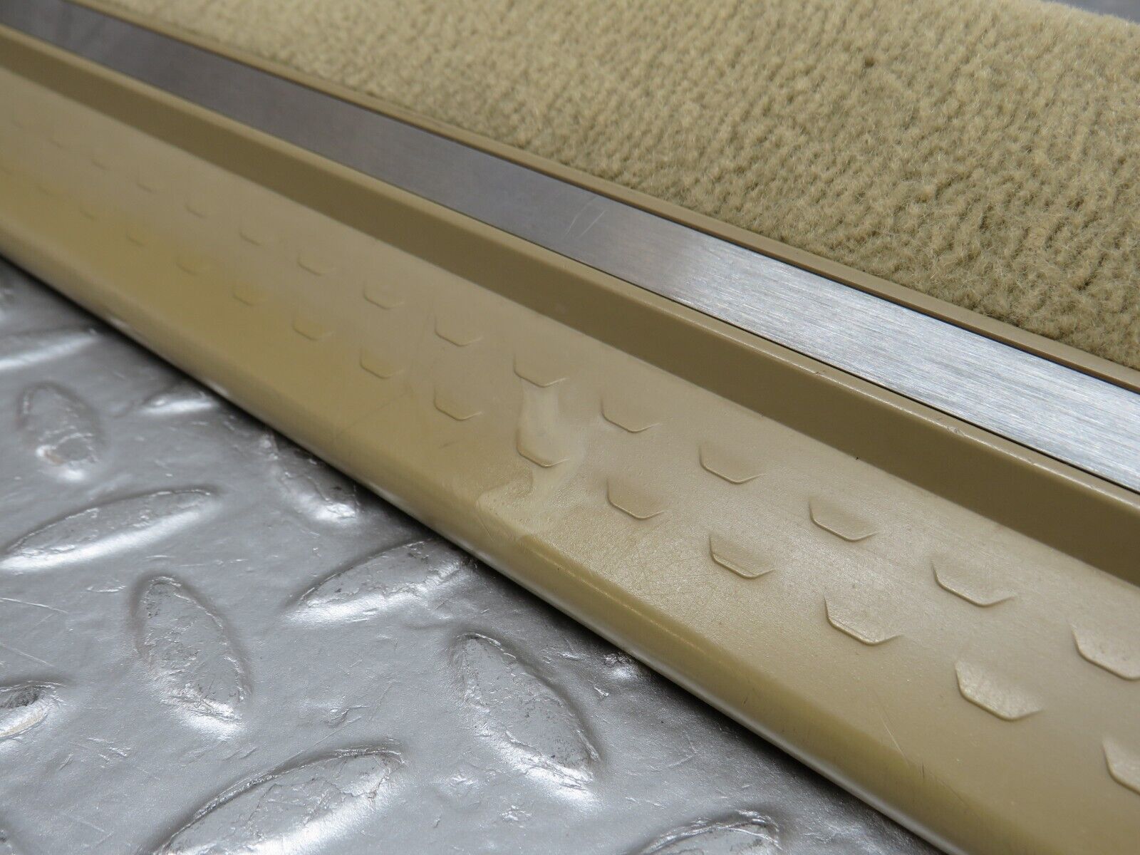 38285 Mercedes-Benz R129 280SL Coupe Left Door Sill Cover Beige 1296800135